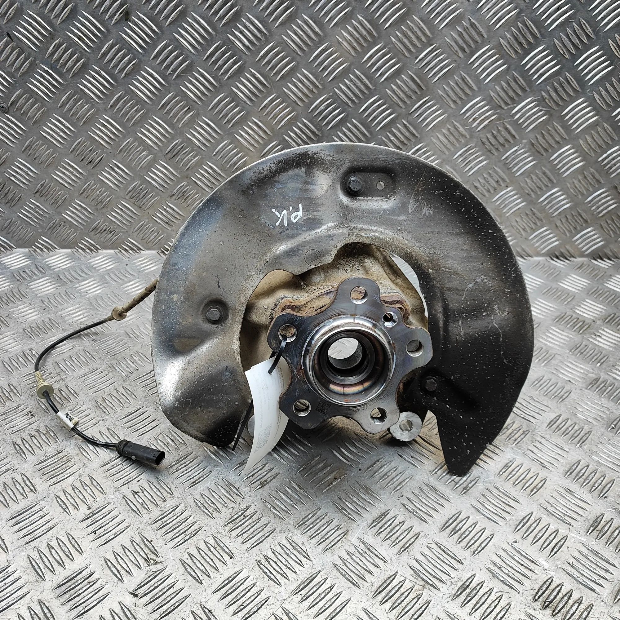 Mini Countryman (U25) Front Left Wheel Hub 6899175, 6890179 Front Left Wheel Hub MINI COUN...