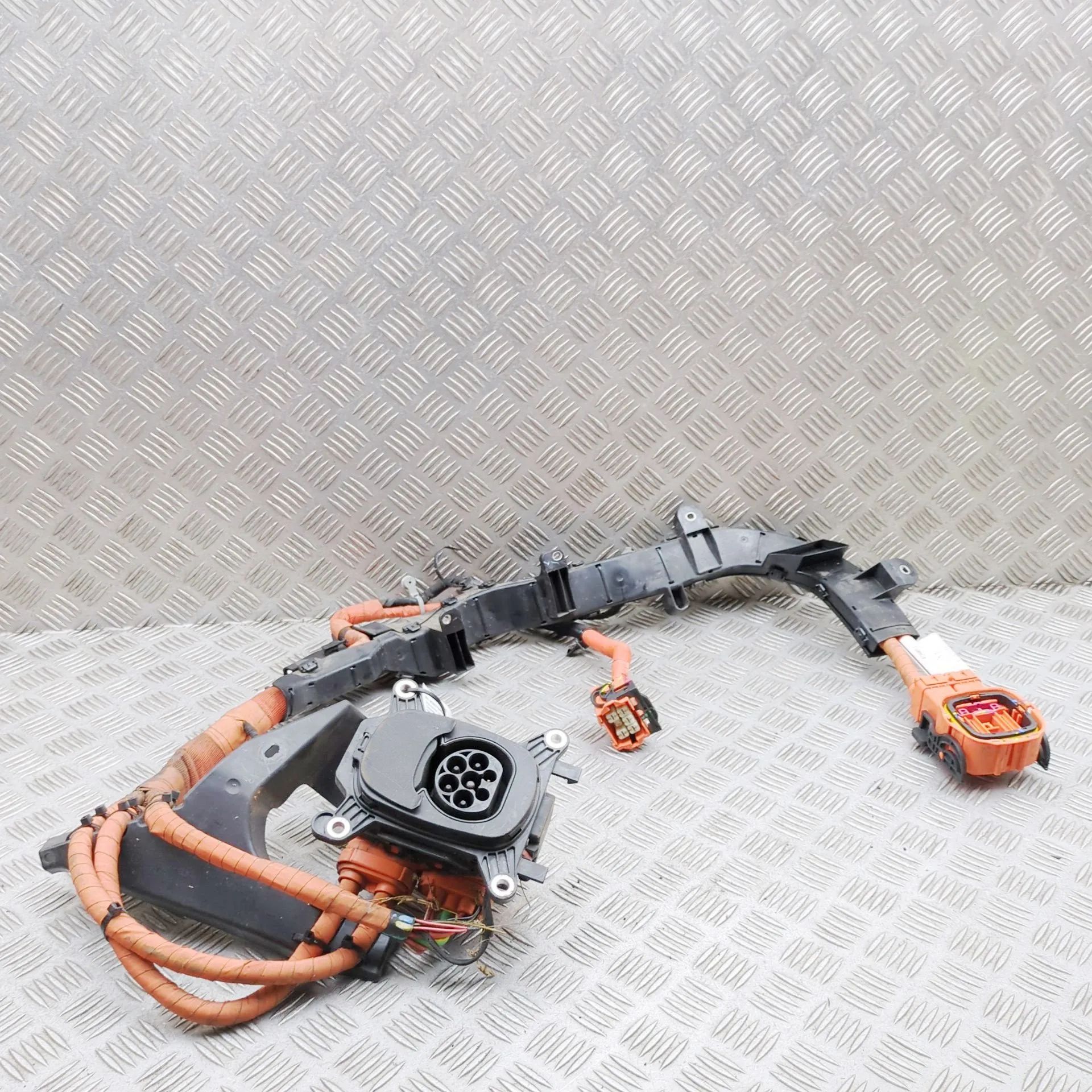 Battery Charging Cable Brand/Model: FORD USA MUSTANG
Year: 2024
Engine...