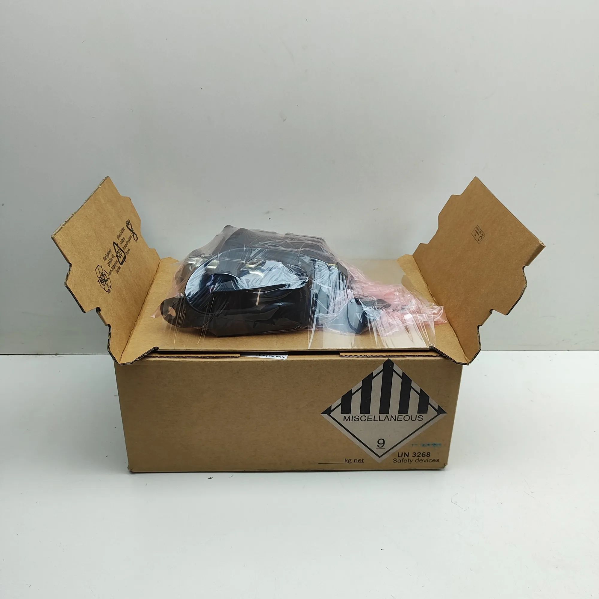 Audi A5 (B9) Front Left Seatbelt 8W7857705P Front Left Seatbelt AUDI A5 (Cabrio ...