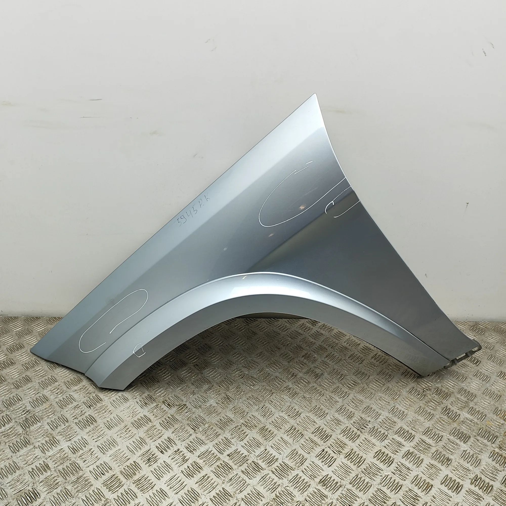 Mercedes-Benz A (W176) Front Left Fender A1668800500, A1668802700, A1668800306 Front Lef...