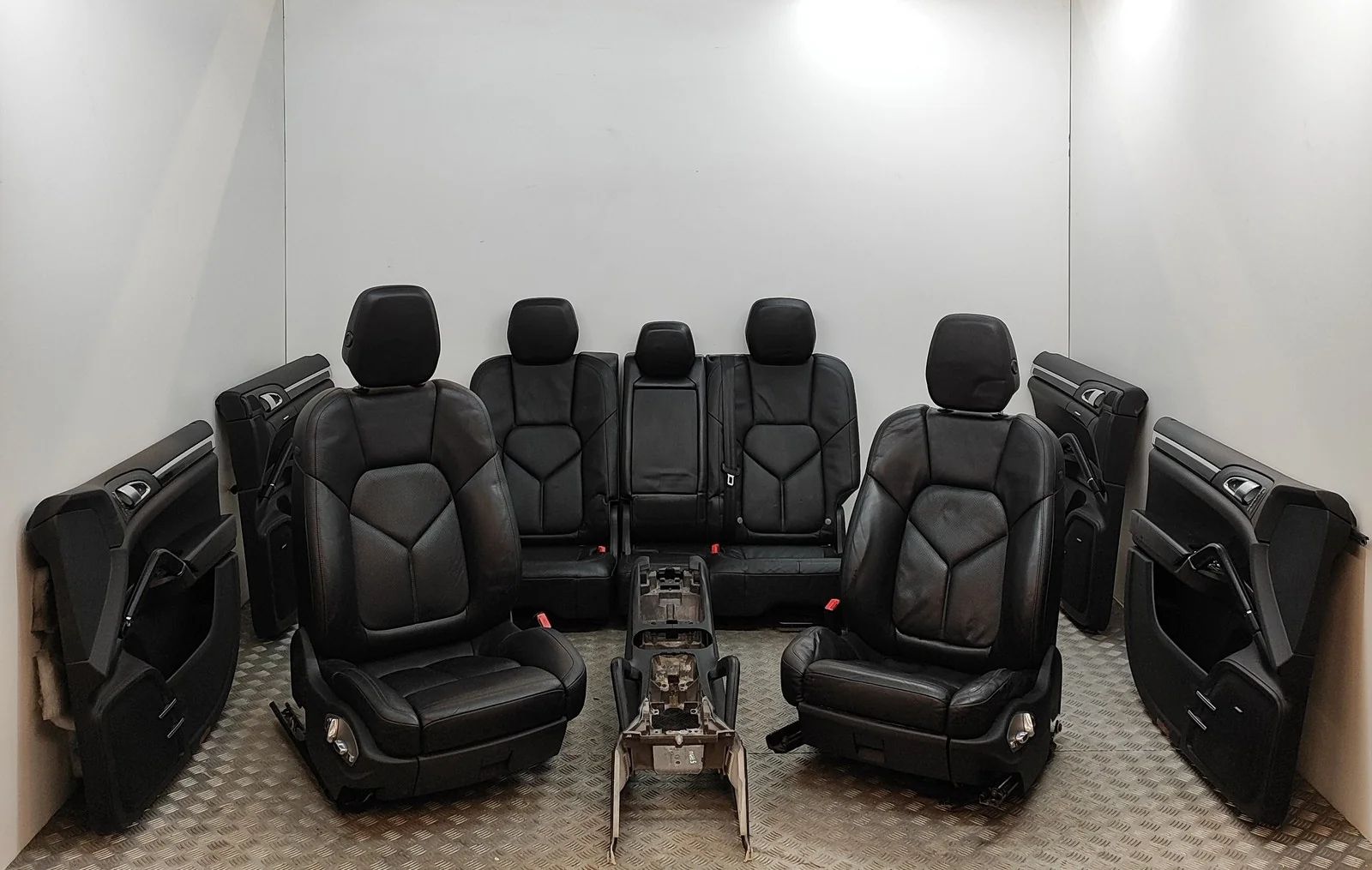 Porsche Cayenne Interior Seats W/ Door Cards Kit