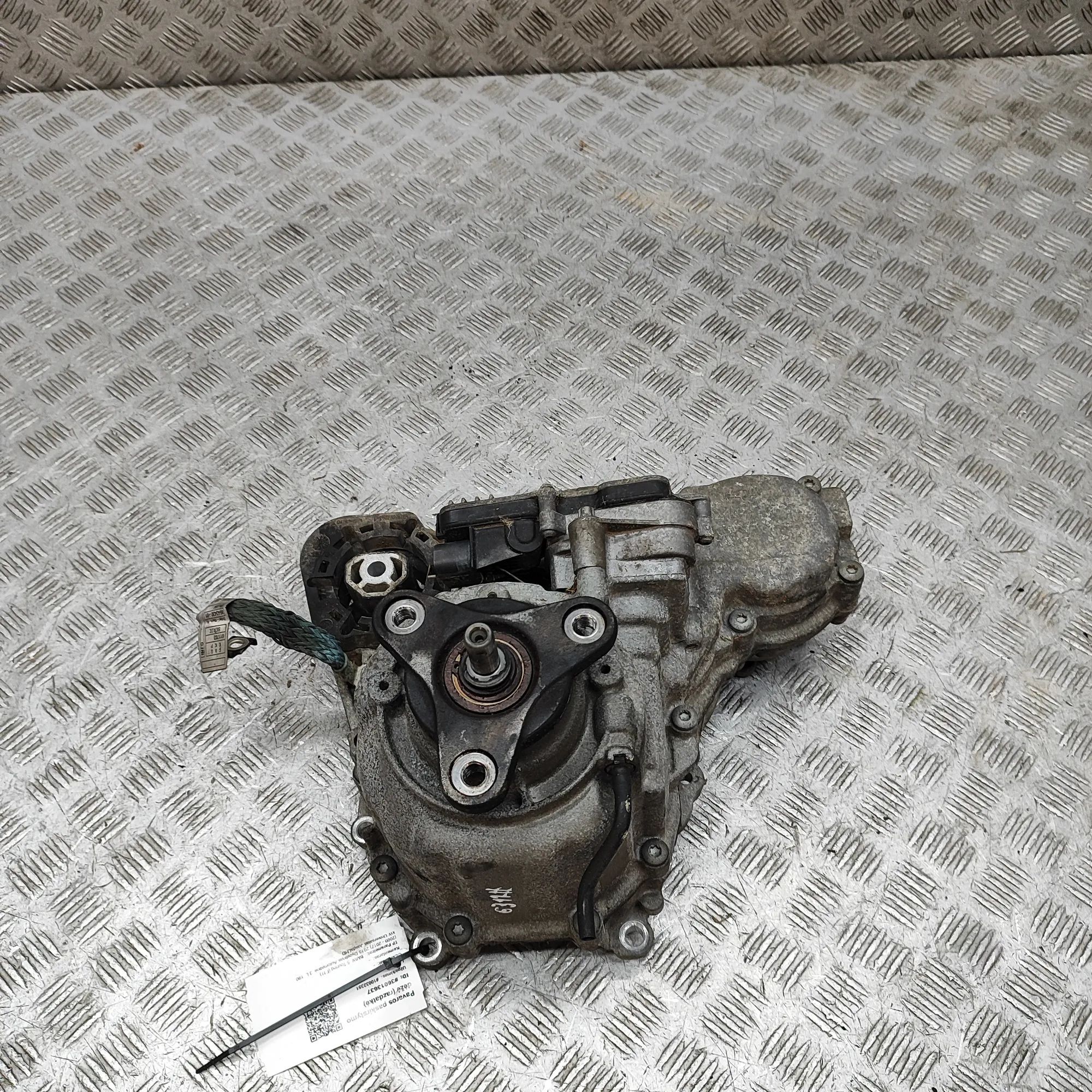 BMW 5 (F10 / F11) Раздаточная коробка 8643430, 8643153, 8643149 Transfer Box BMW 5 SE...