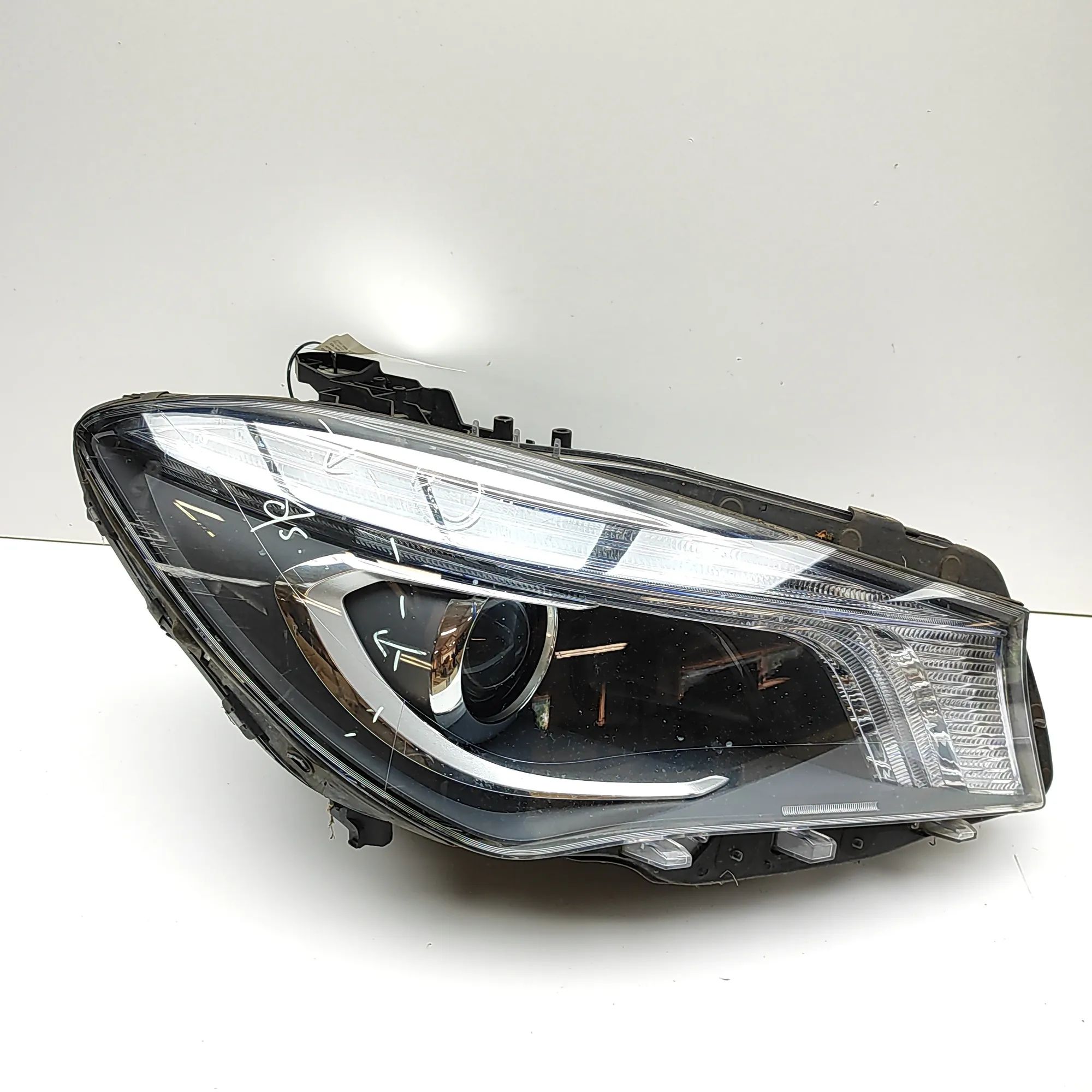 Mercedes-Benz CLA (C117) Front Right Headlight A1179066600 Front Right Headlight MERCEDES-BENZ...