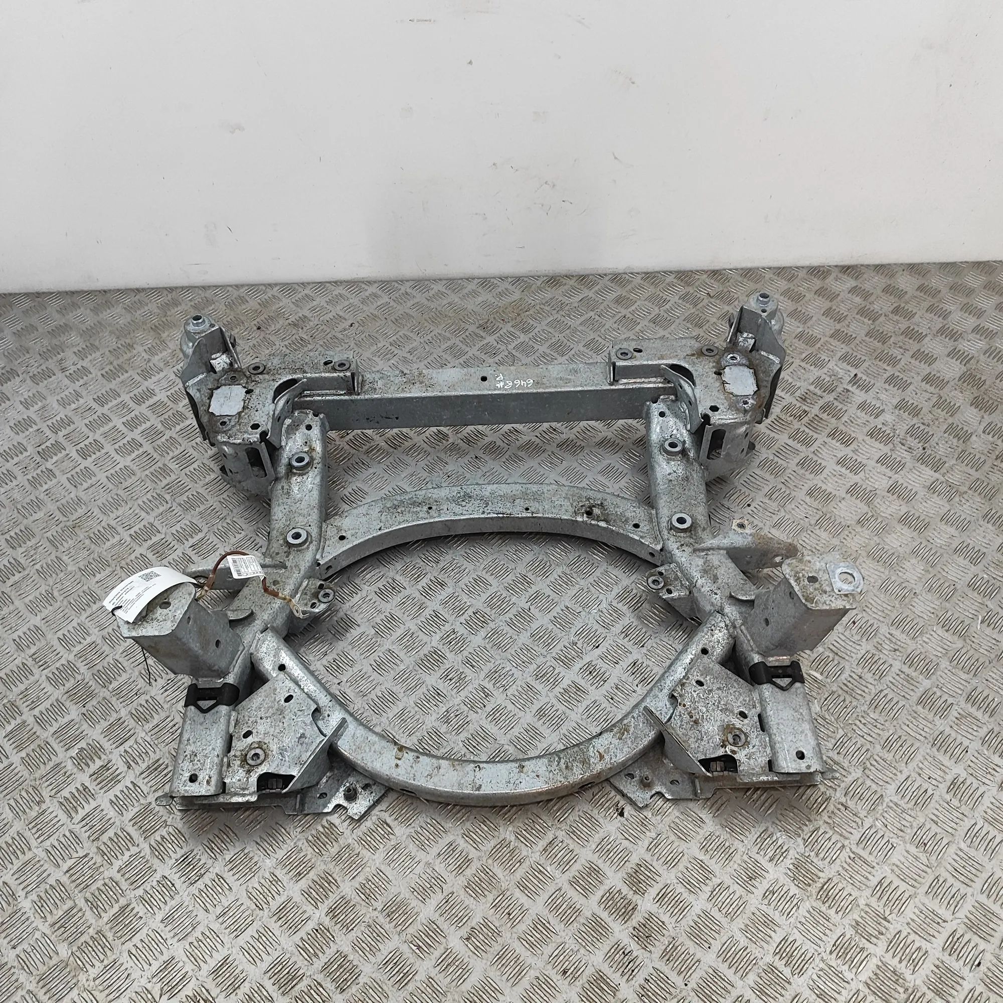 BMW i4 (G26) Front subframe 7915428 Front Subframe BMW I4 (G26) (2022-...)
...