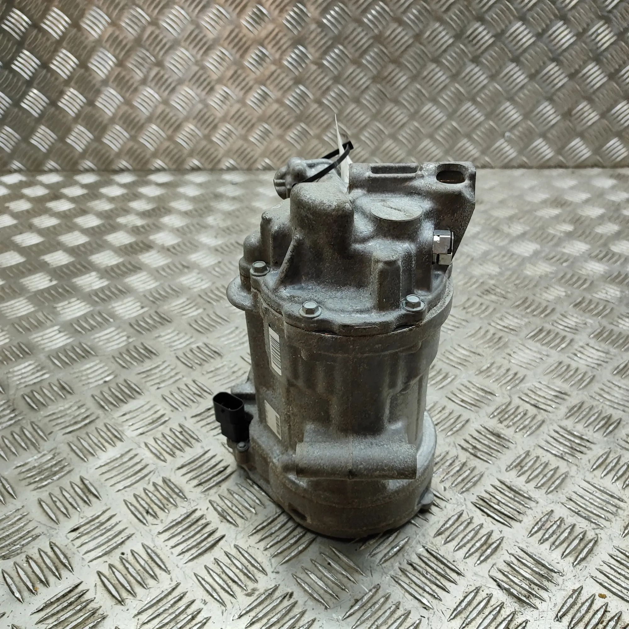 Mercedes-Benz GLB / EQB (X247) Air Condition A/C Pump 042400-2393, A0008307704 Air Condition A/C Pump...