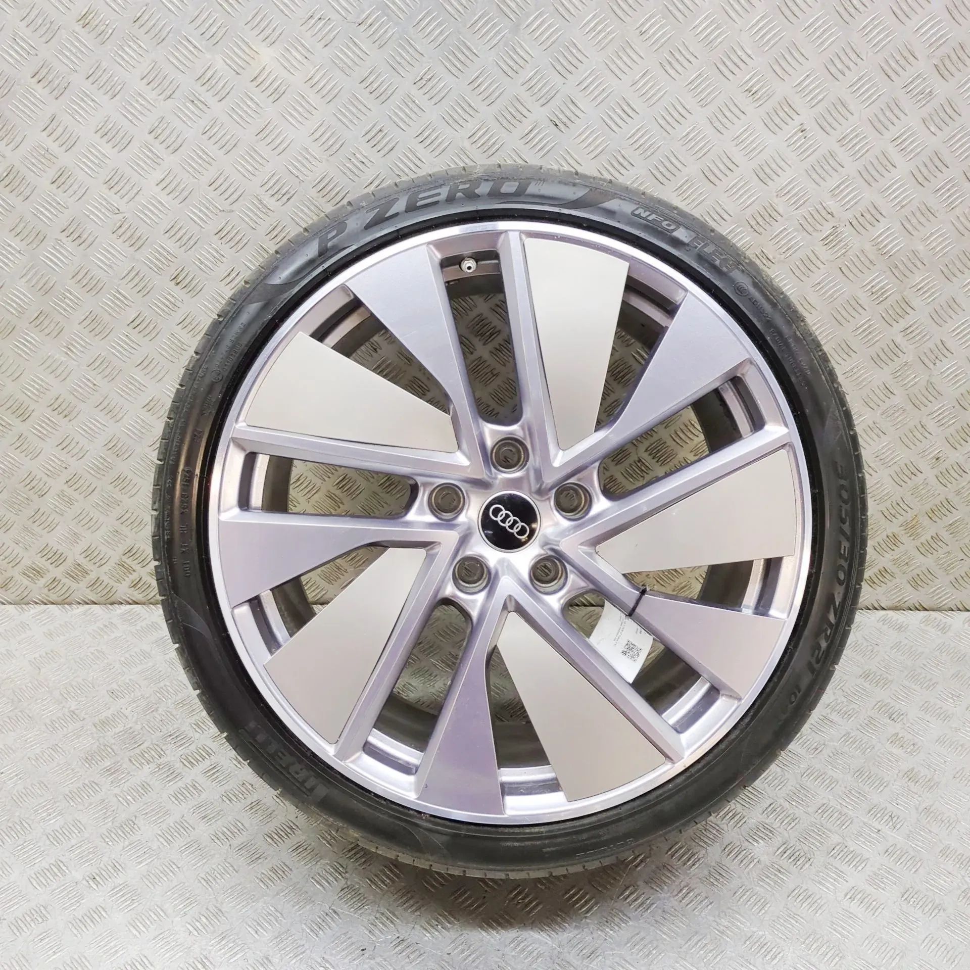 Audi e-tron GT (FW) Alloy Wheel 4J3601025AB, 4J3601025T, 4J3601025K Alloy Wheel...