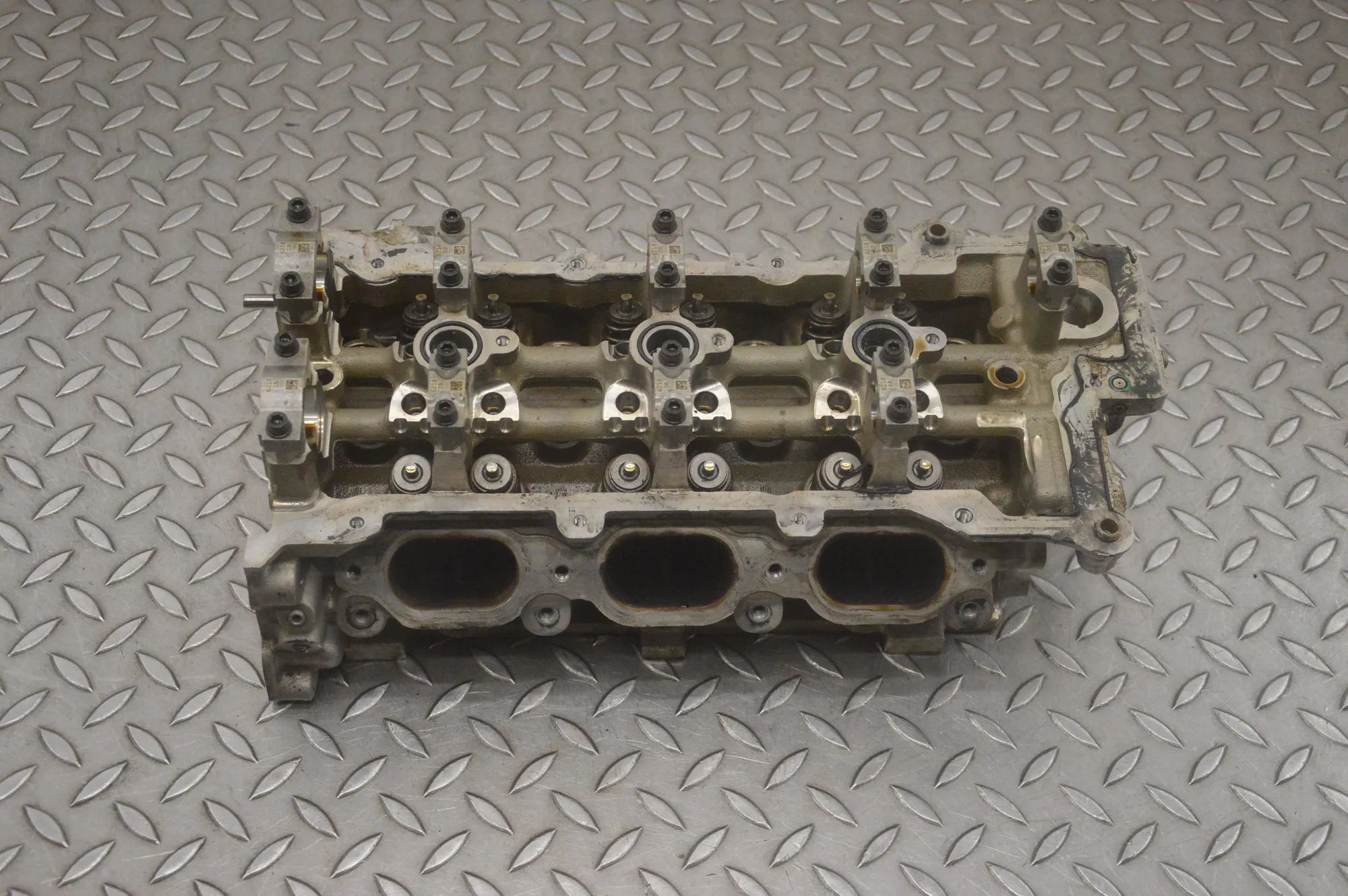 Maserati Ghibli Right Side Engine Head 06174002, 17030600286218, 03105390 Right Side E...