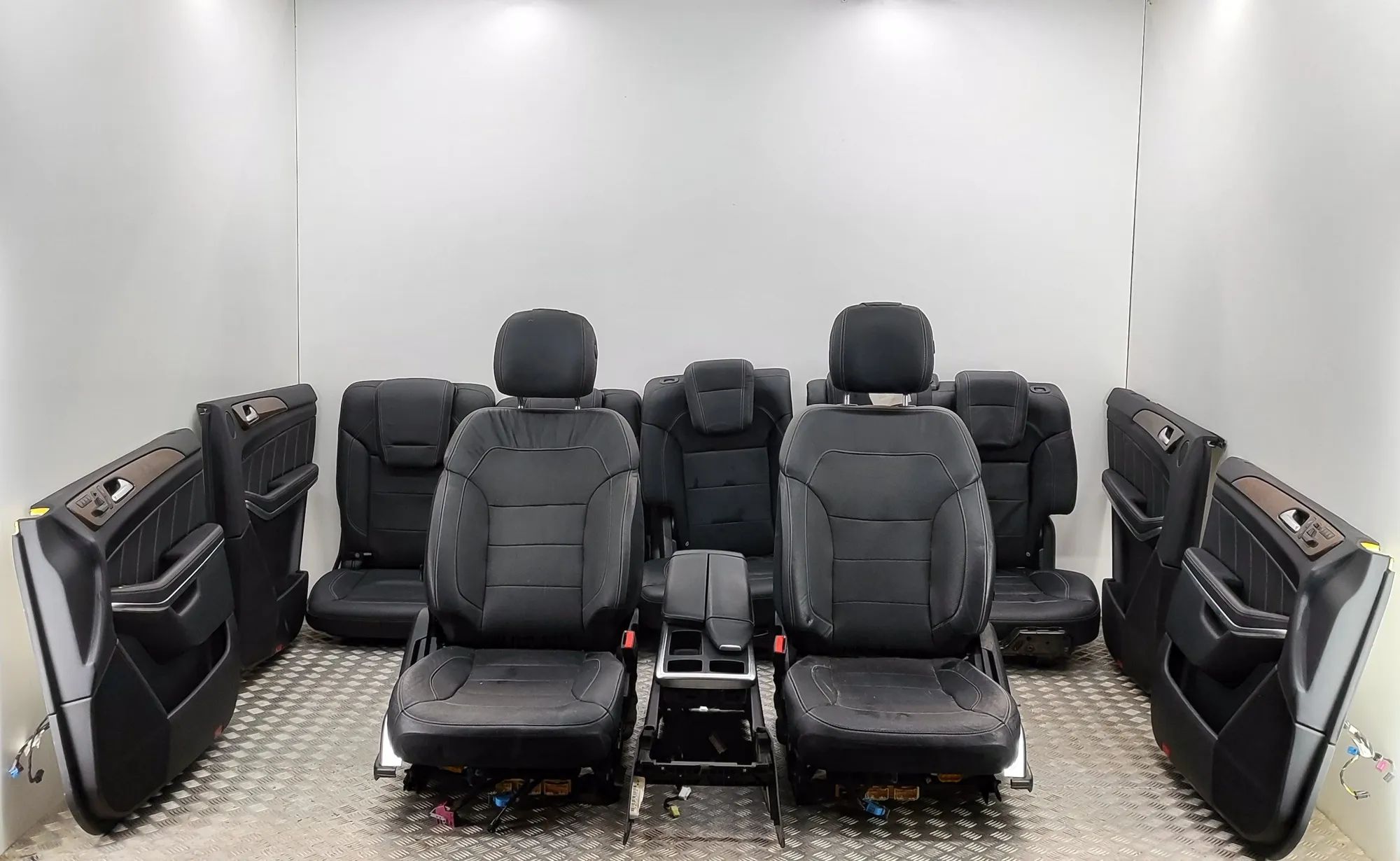 Mercedes-Benz A (W176) Interior Seats W/ Door Cards Kit A1667200570, A1667301170, A1667301270, A1666800...