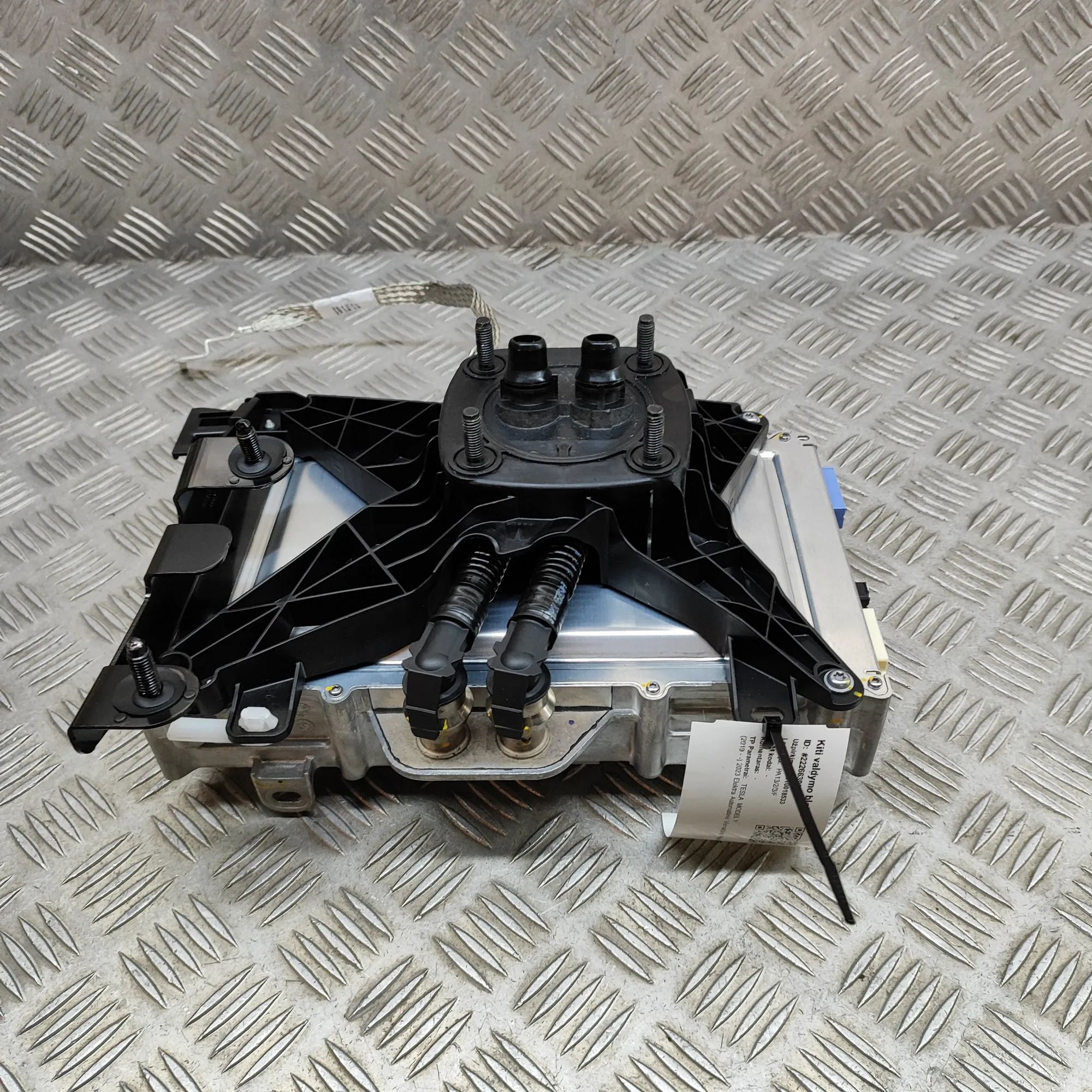 Tesla Model Y Other Control Units 1684435-05-H Other Control Units TESLA MODEL Y ...