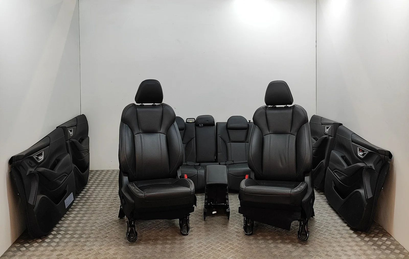 Subaru Forester Interior Seats W/ Door Cards Kit 82988SJ000, 80989SJ000, 82989SJ000, 92113SJ130,...