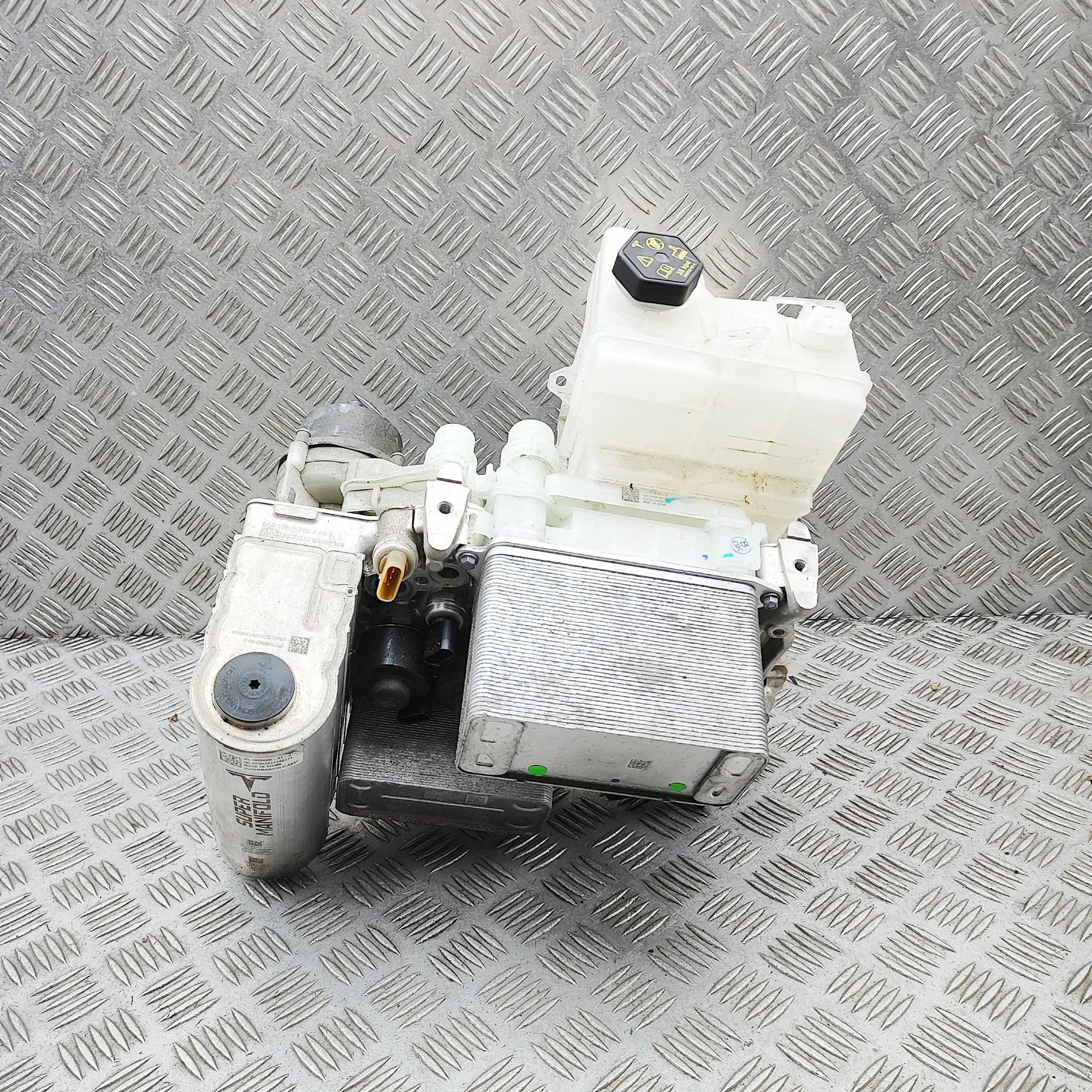 Tesla Model Y Battery Cooling Radiator 1625000-A1-B, 1523003-00-B, 1523002-00-B, 16137...