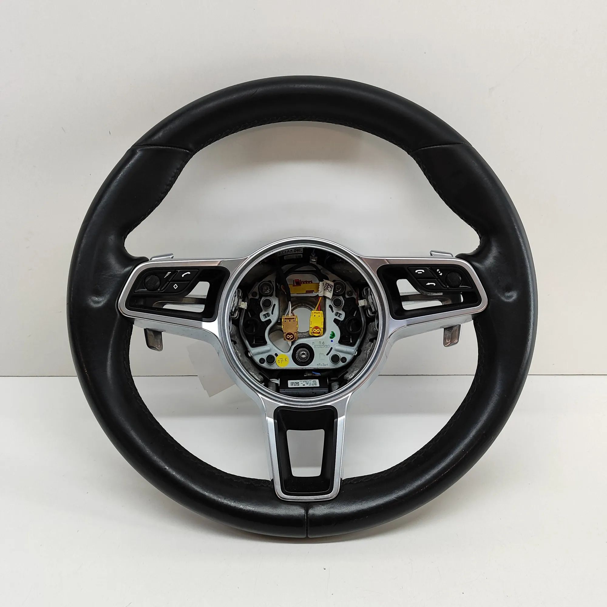 Porsche Macan steering wheel
