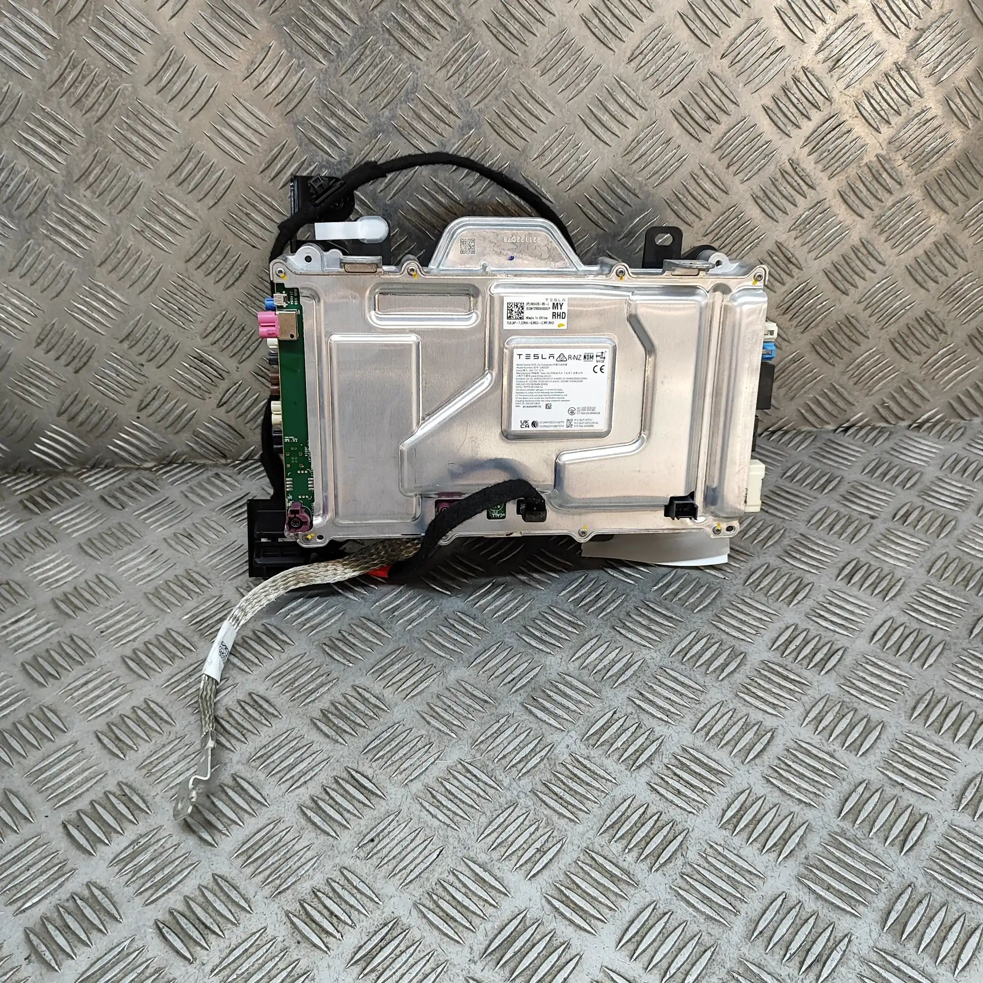 Tesla Model Y Other Control Units 1684435-05-J Other Control Units TESLA MODEL Y ...