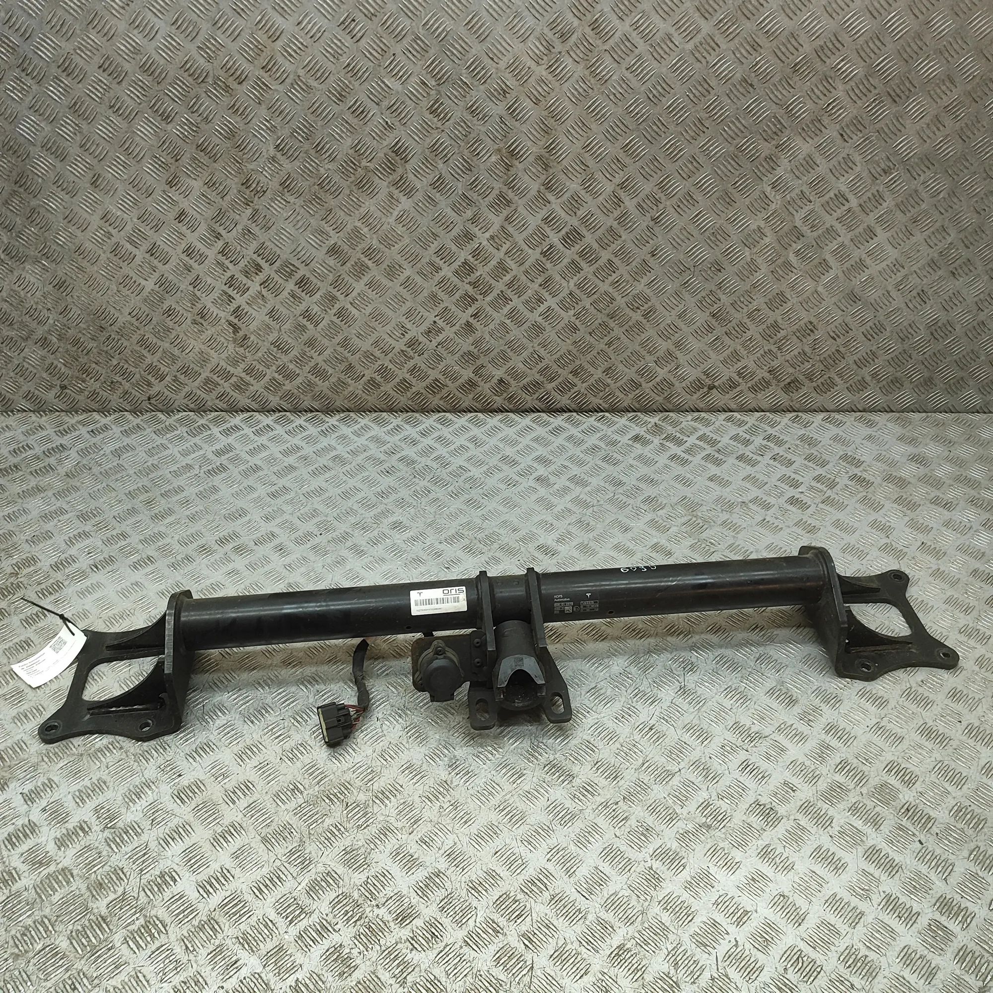 Tesla Model X Towbar Kit 1027583-00-F Towbar Kit TESLA MODEL X (2013-......