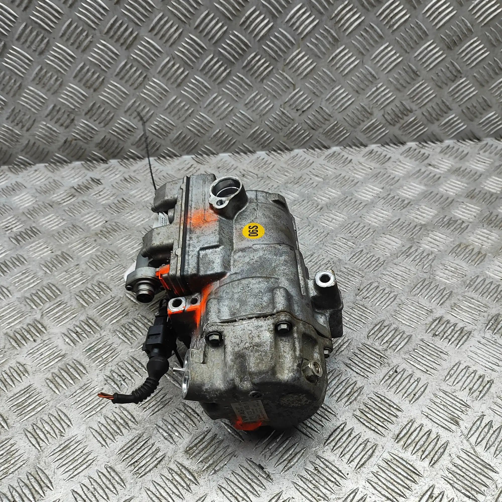 Volkswagen Touareg Air Condition A/C Pump 042200-0482, 7P0820803H Air Condition A/C Pump ...