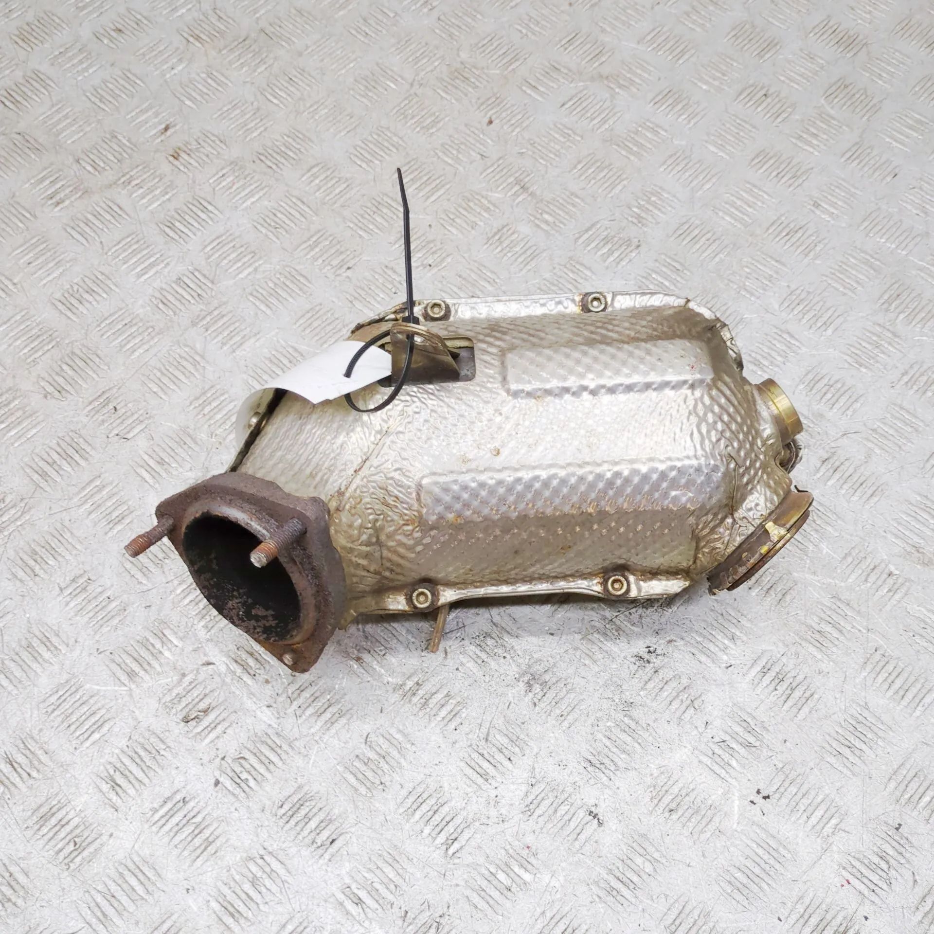 Maserati Ghibli Catalyst Converter 670031098 Catalyst Converter MASERATI GHIBLI (M...