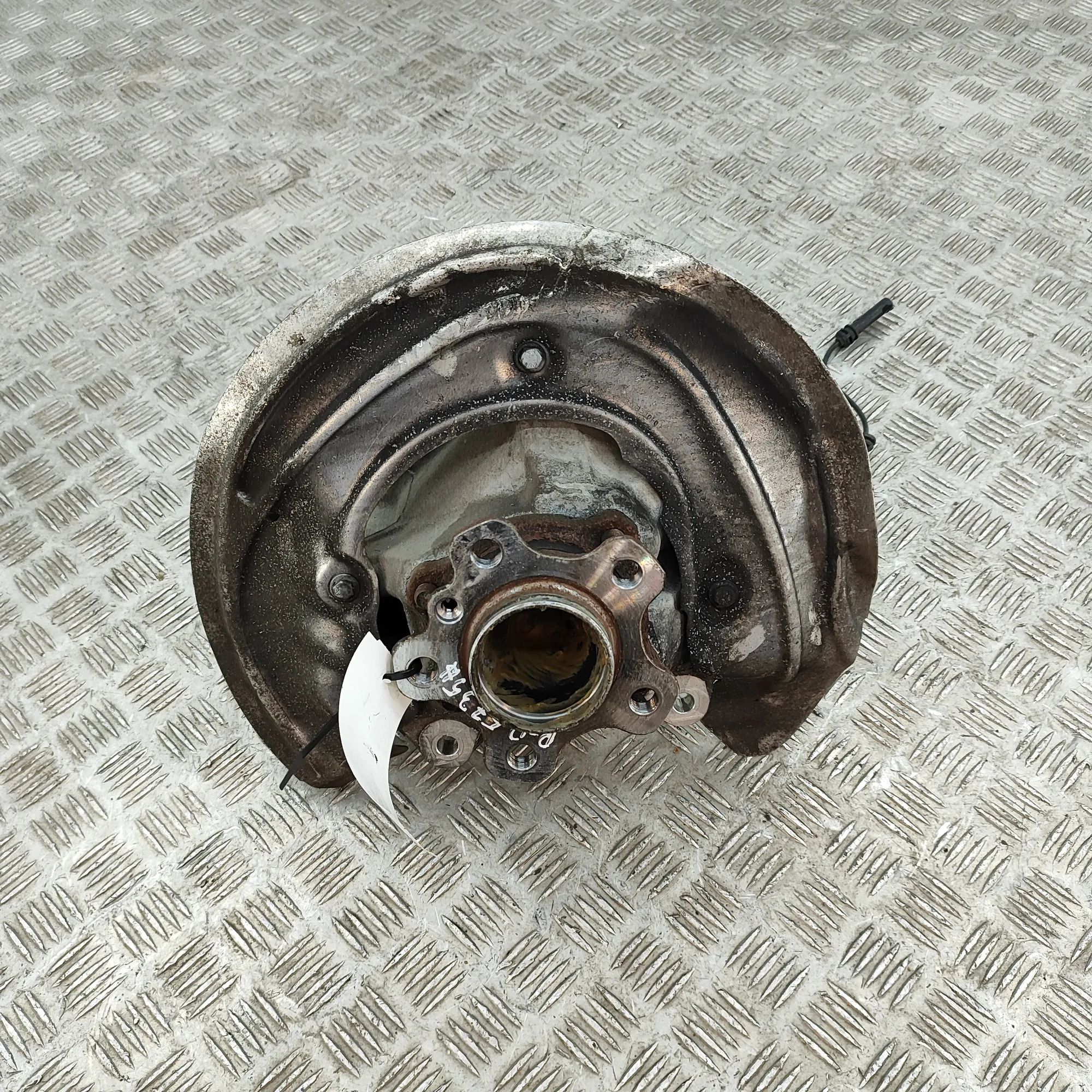 BMW X3 / iX3 (G01) Front Right Wheel Hub 6899692 Front Right Wheel Hub BMW IX3 (G08) (20...