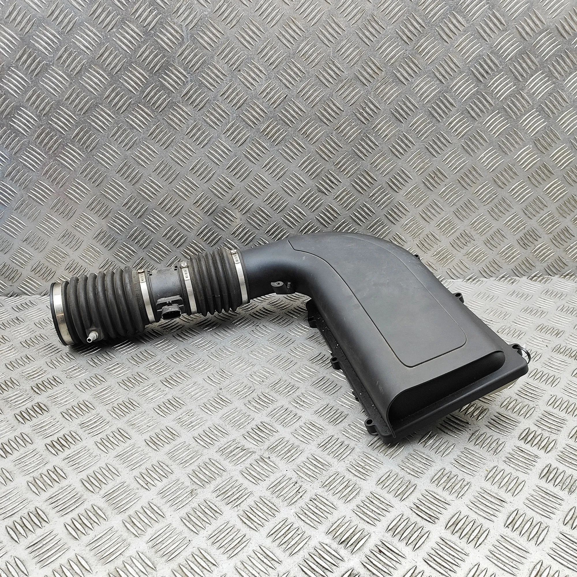 Ferrari California Air Intake Tube 0280218238, 276786657, 239975 Air Intake Tube F...