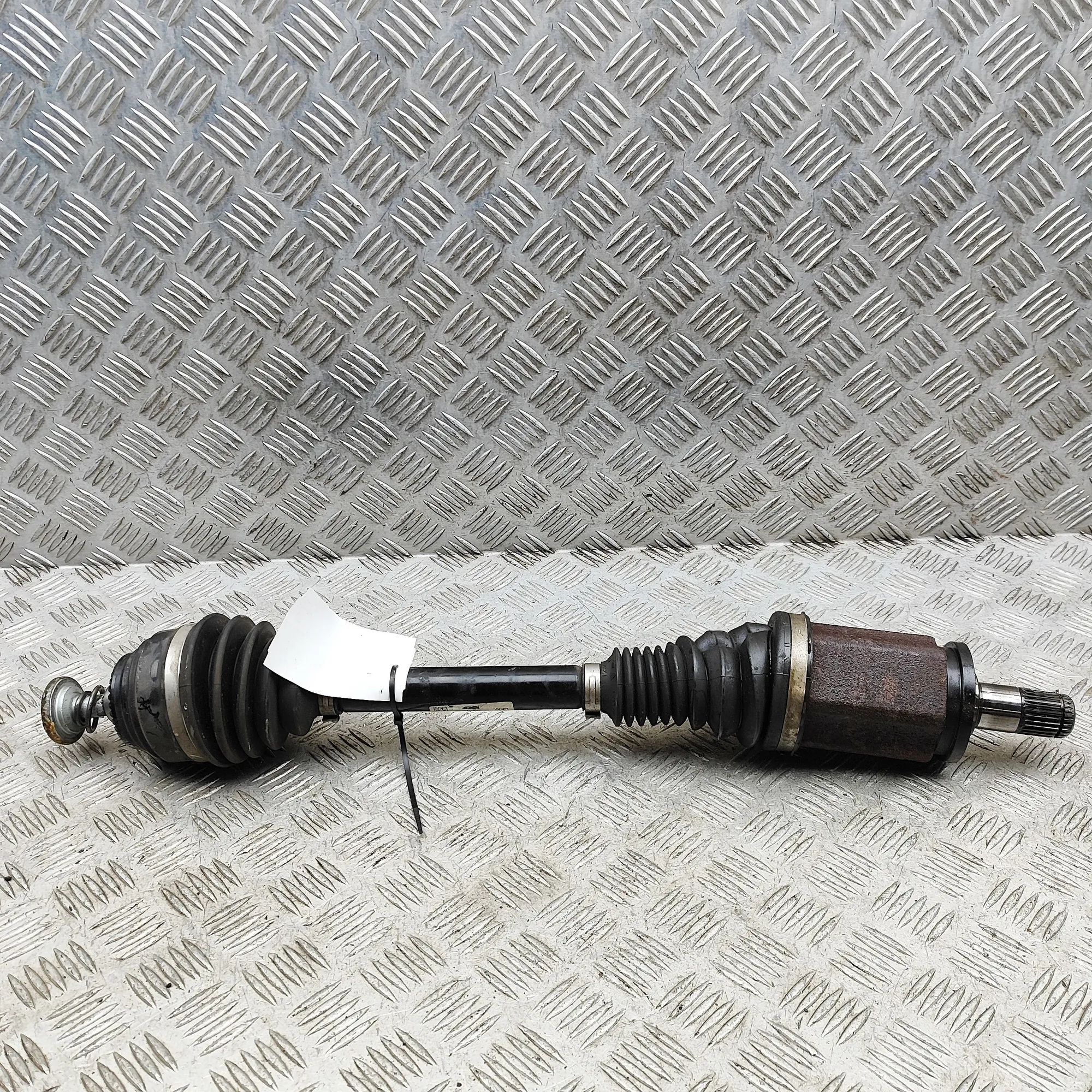 BMW 7 (G11 / G12) Front Left Driveshaft 9846771 Front Left Driveshaft BMW 7 SERIES (G11...
