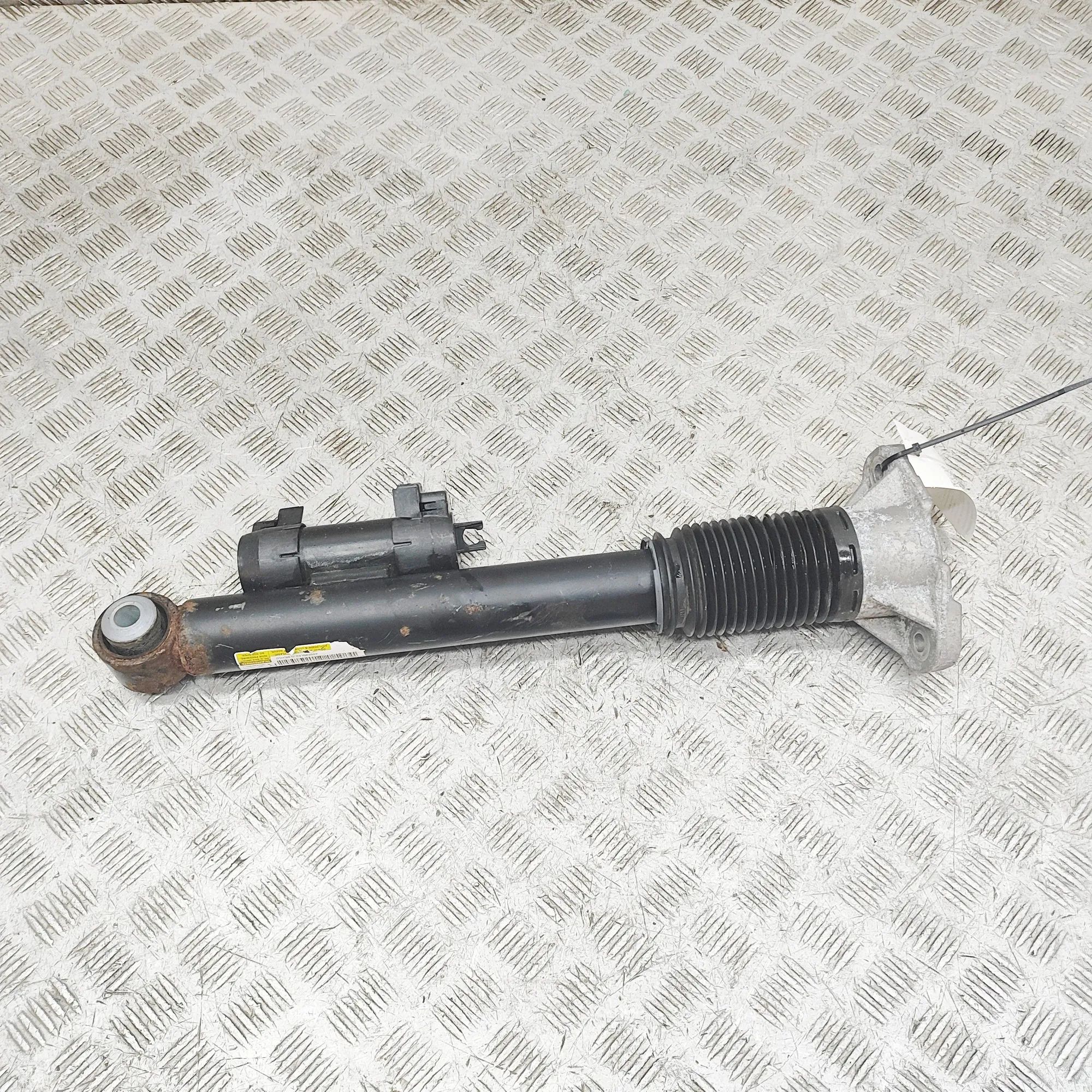 Mercedes-Benz GLE (W167) Rear Right Shock Absorber A1673202201 Rear Right Shock Absorber MERCEDES-...
