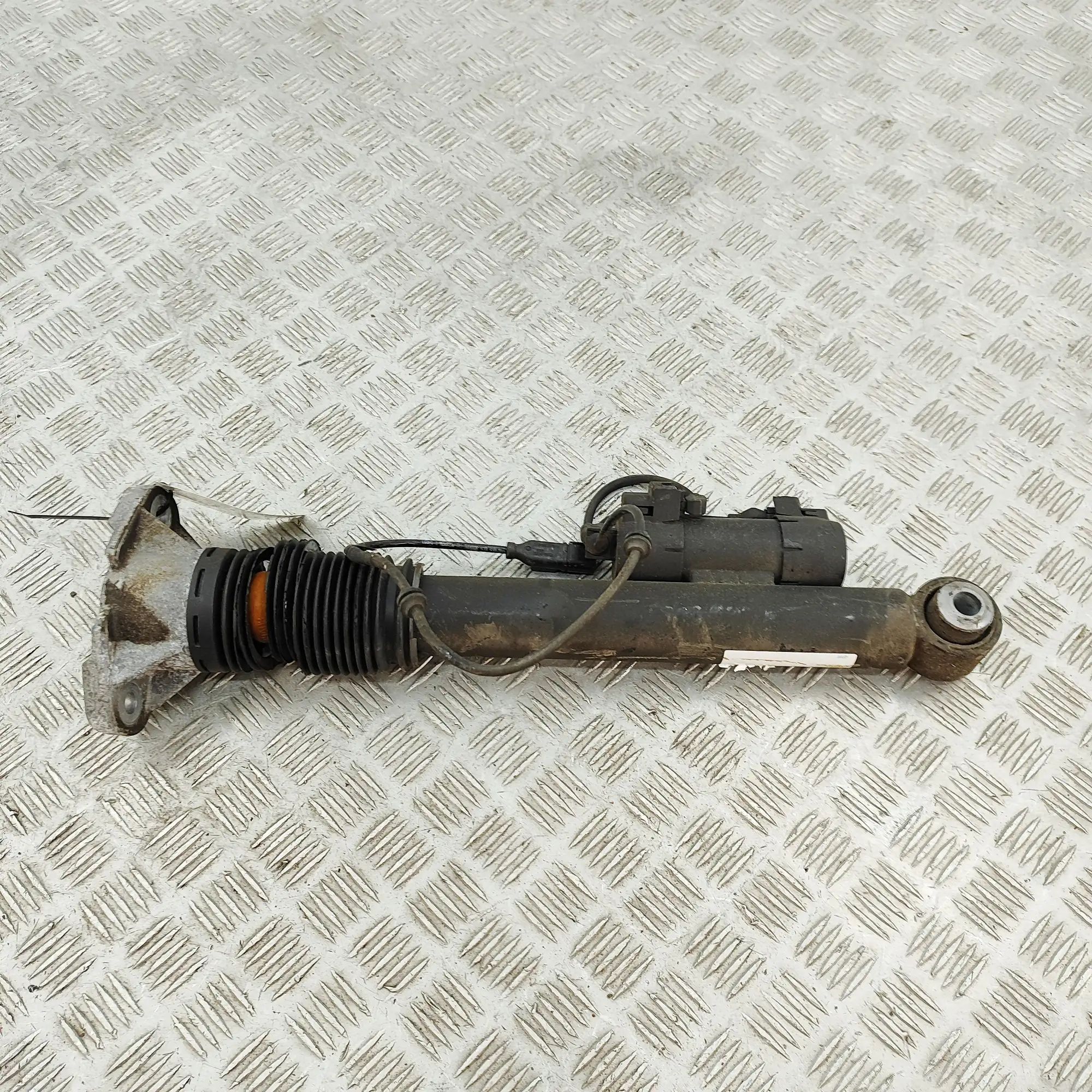 Mercedes-Benz GLE (W167) Rear Left Shock Absorber A1673202301 Rear Left Shock Absorber MERCEDES-B...