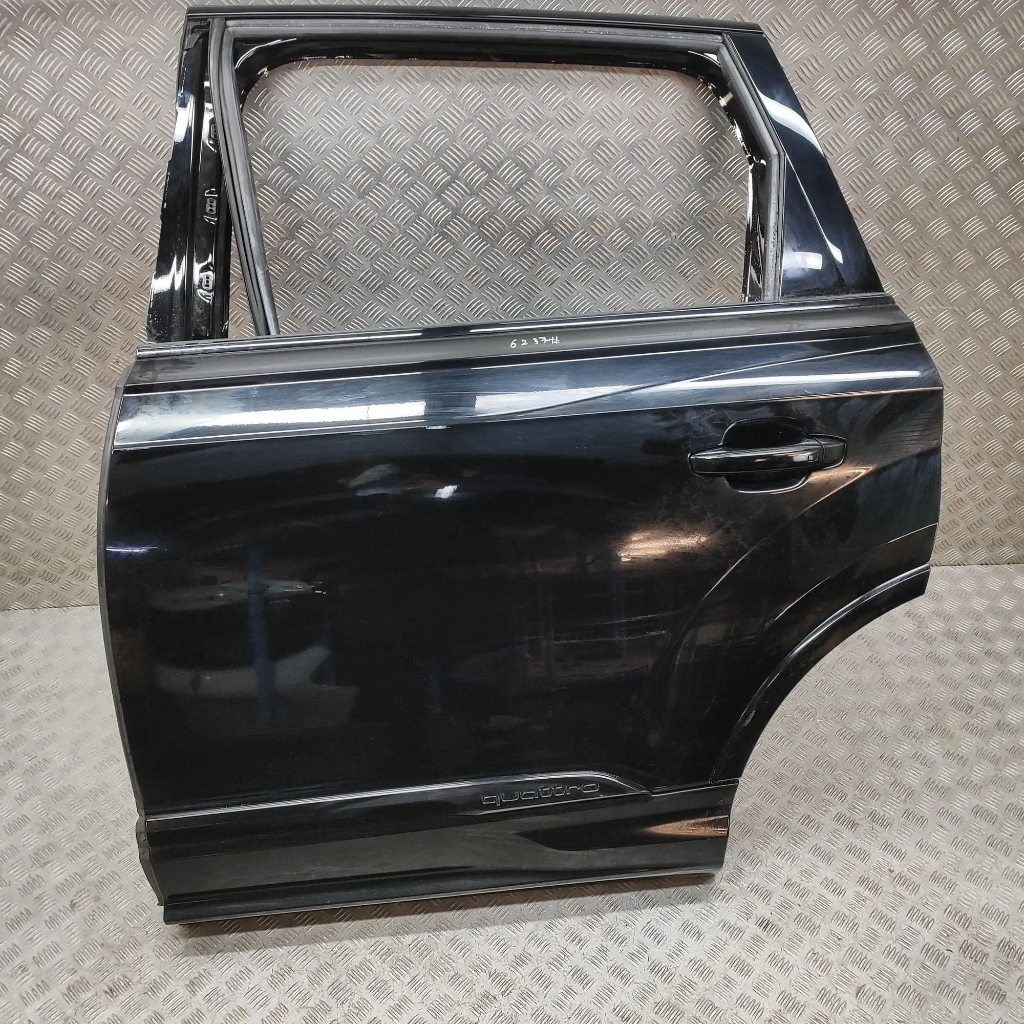Audi Q7 (4M) Rear Left Door 4M0833051E Rear Left Door AUDI Q7 (4M) (2015-.....