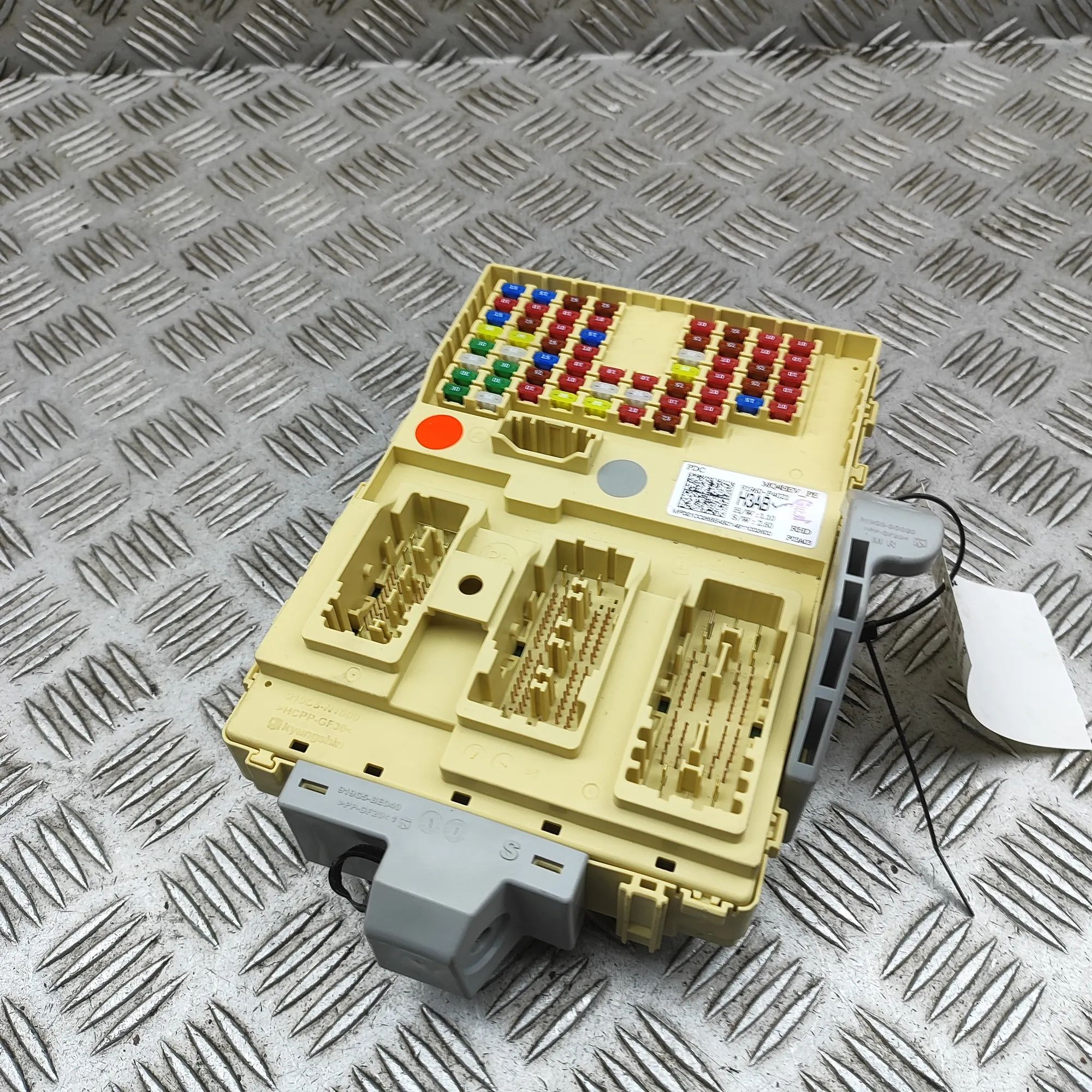 Kia Sorento Fuse Box Module 919C5-N1000, 91960-P4021 Fuse Box Module KIA SO...