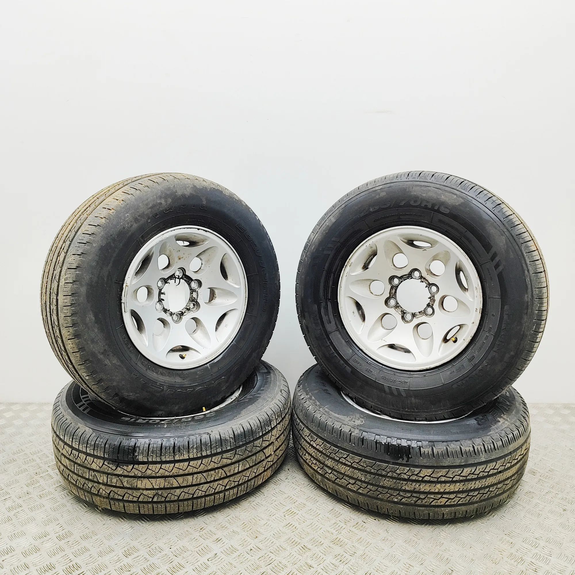 Mitsubishi Colt Alloy Wheel Set MR510242 Alloy Wheel Set MITSUBISHI L (200 K7_T...
