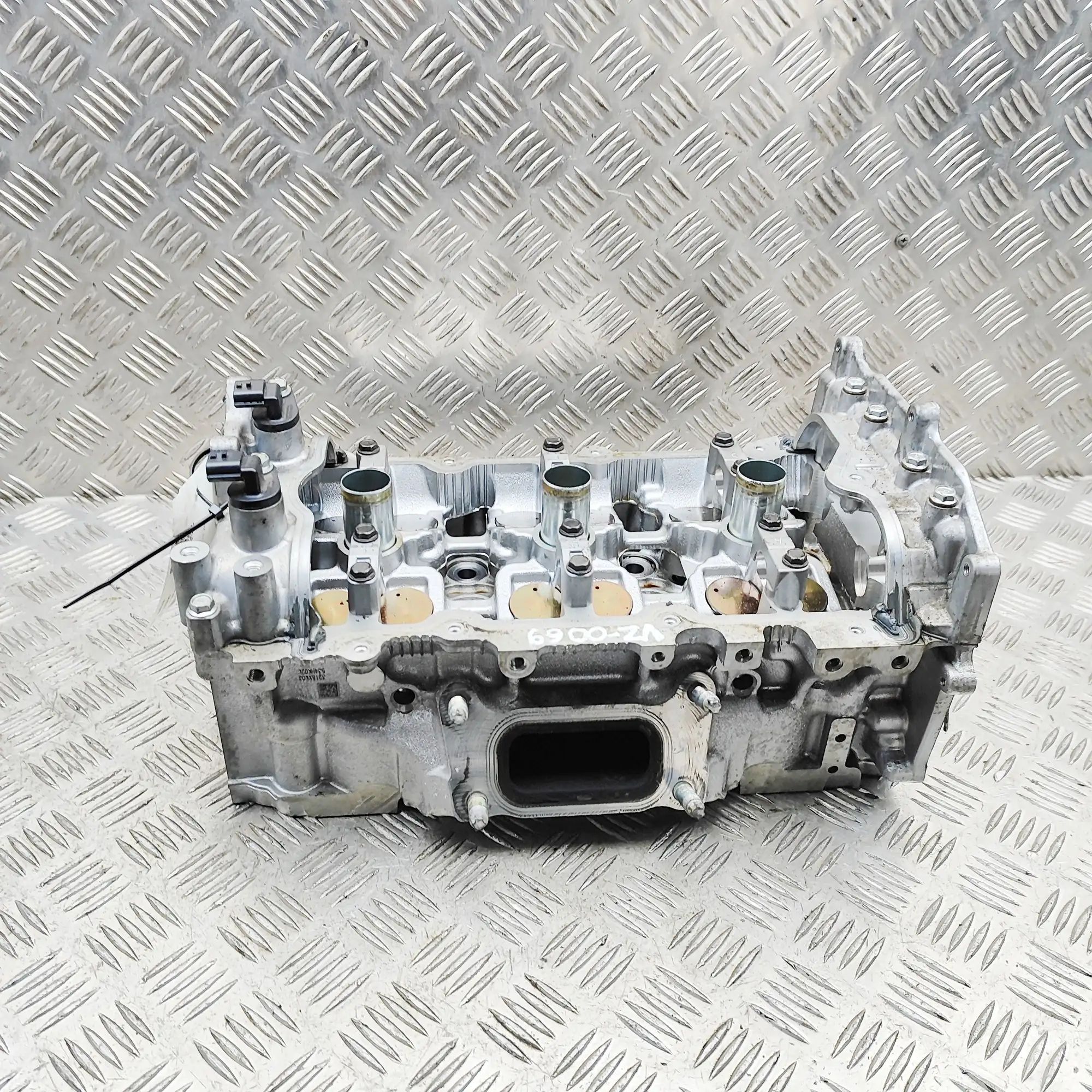Infiniti Q50 Engine Cylinder Head 11040-4HK0A Engine Cylinder Head INFINITI Q50 (...