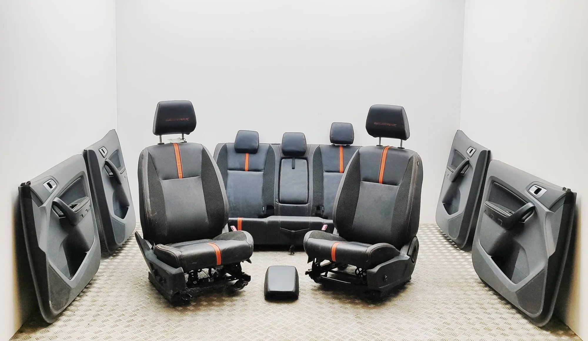 Ford Ranger Interior Seats W/ Door Cards Kit AB39-2161715-EB, AB39-26613A10-FE, AB39-2623942...