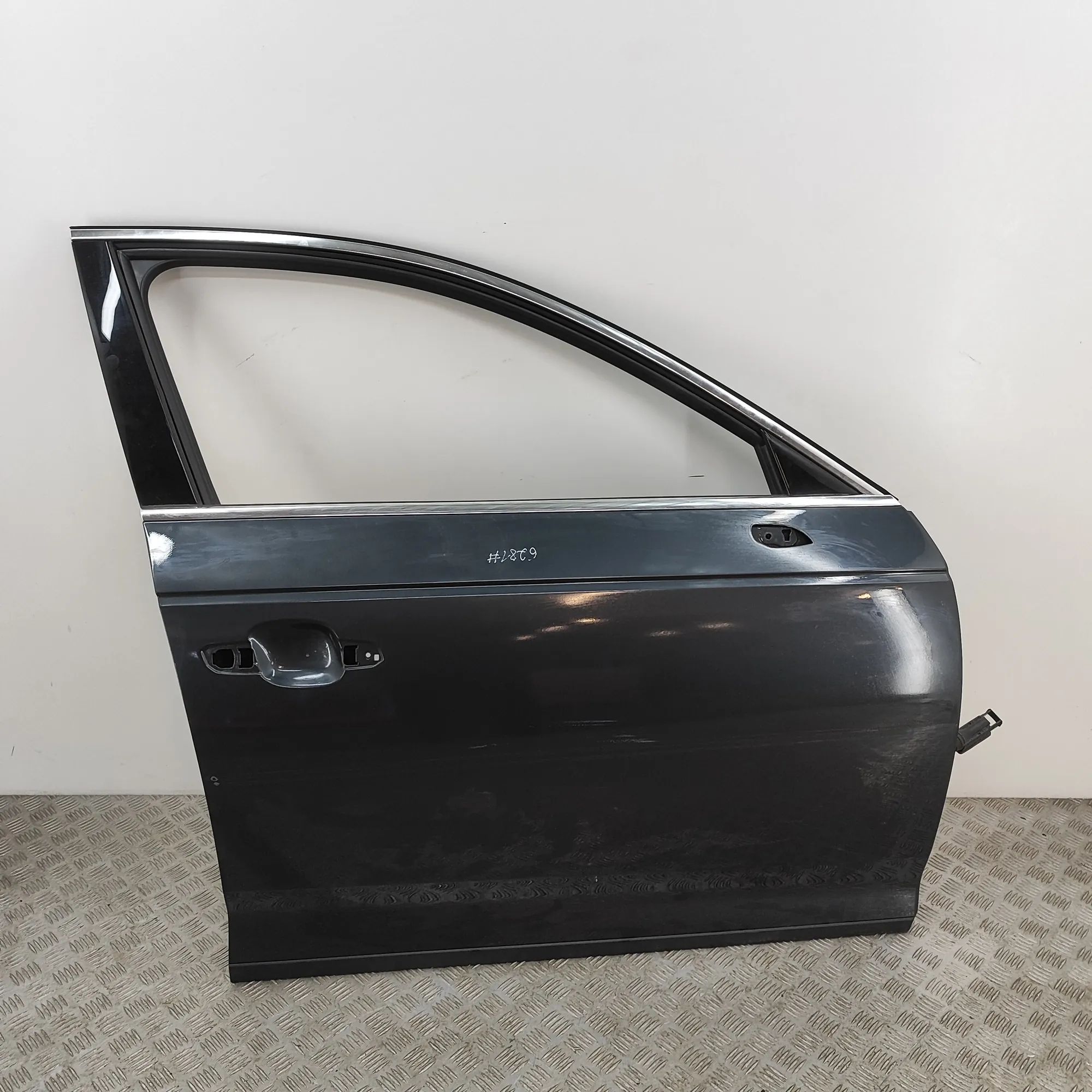 Audi A4 (B8) Front Right Door 8W0831052 Front Right Door AUDI A4 (Allroad 8WH...