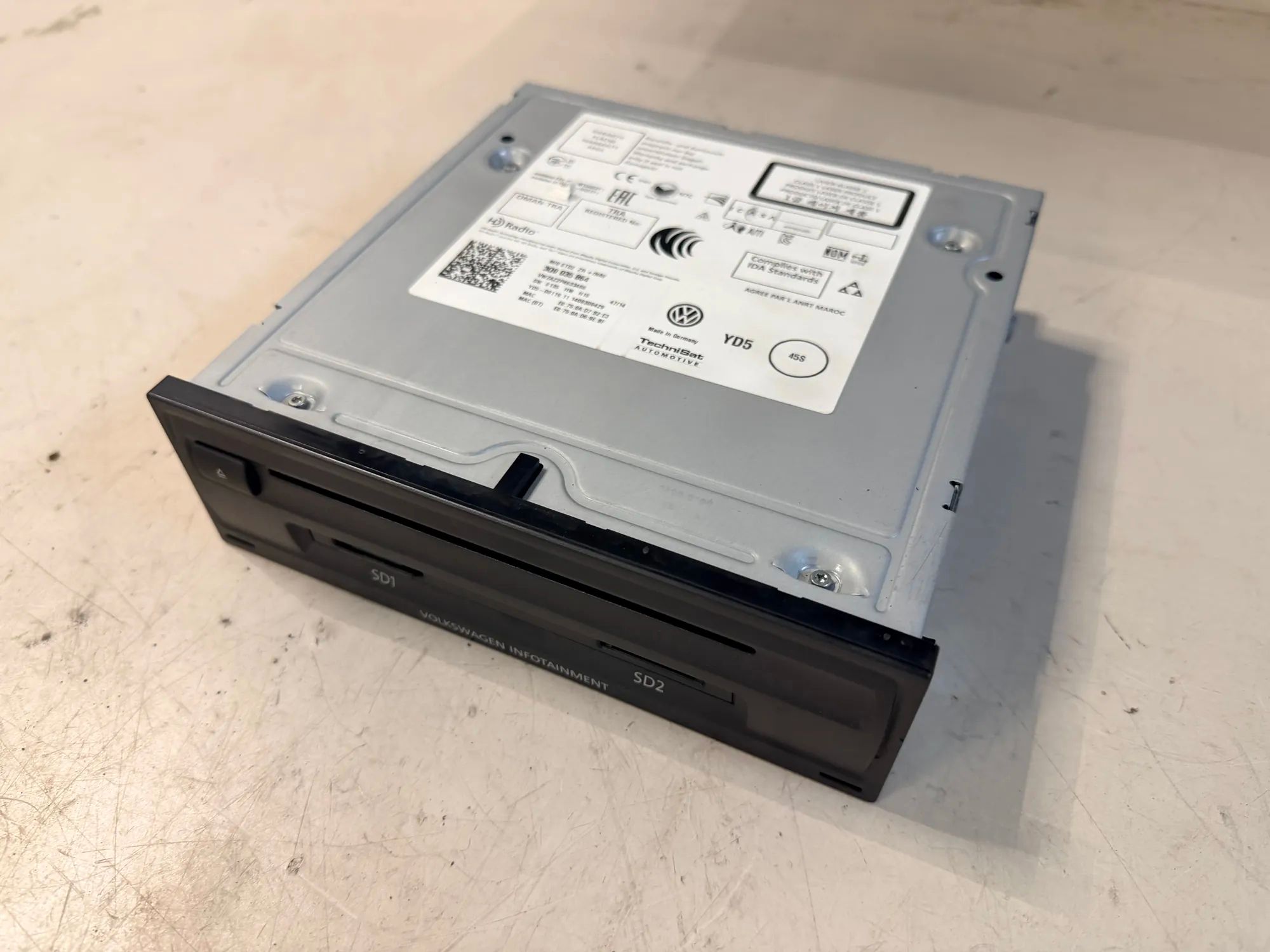 Volkswagen Passat (B8) Navigation Control Unit 3Q0035864 Navigation Control Unit VW PASSAT (Va...