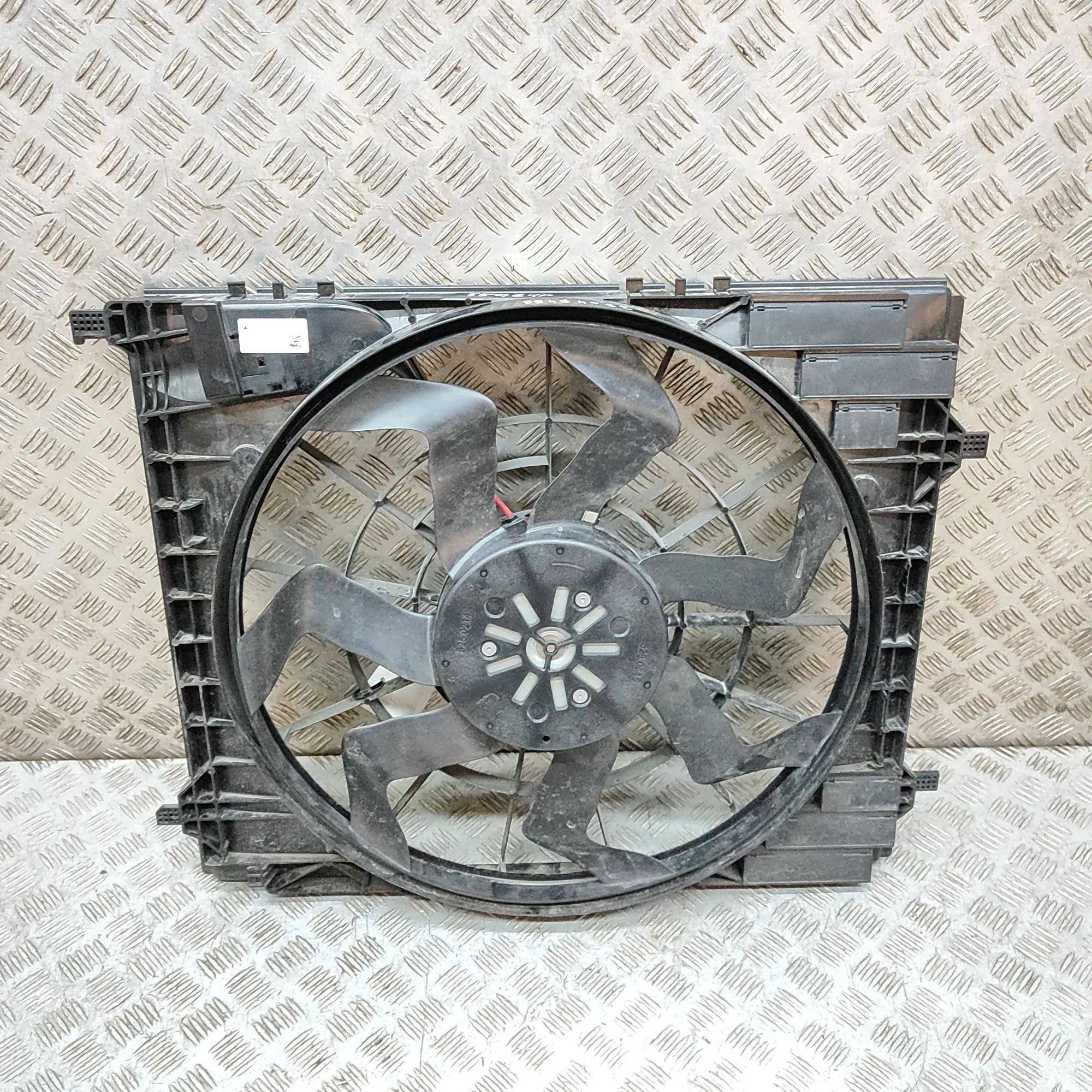 Mercedes-Benz GLE (W167) Engine Cooling Fan Shroud A1679068806 Engine Cooling Fan Shroud MERCEDES-...