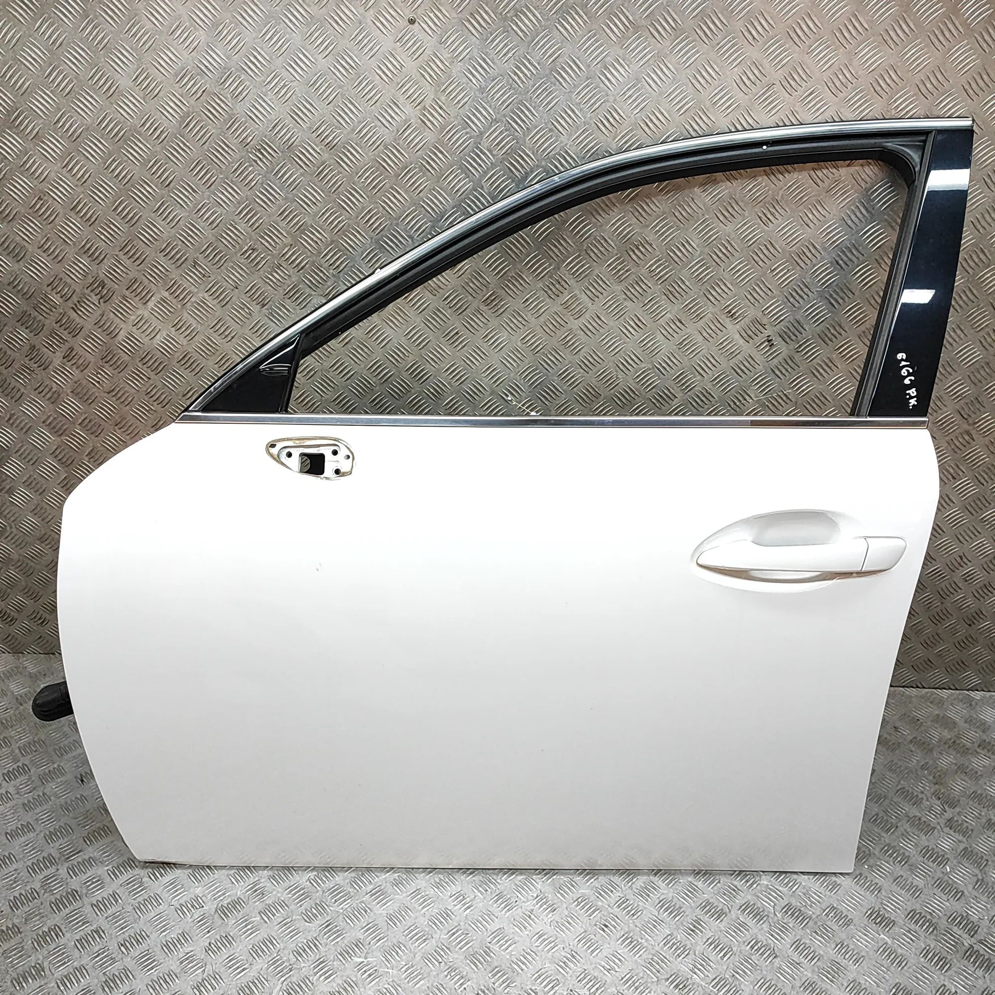 Lexus IS Front Left Door 67002-53100 Front Left Door LEXUS IS (III _E3_)...