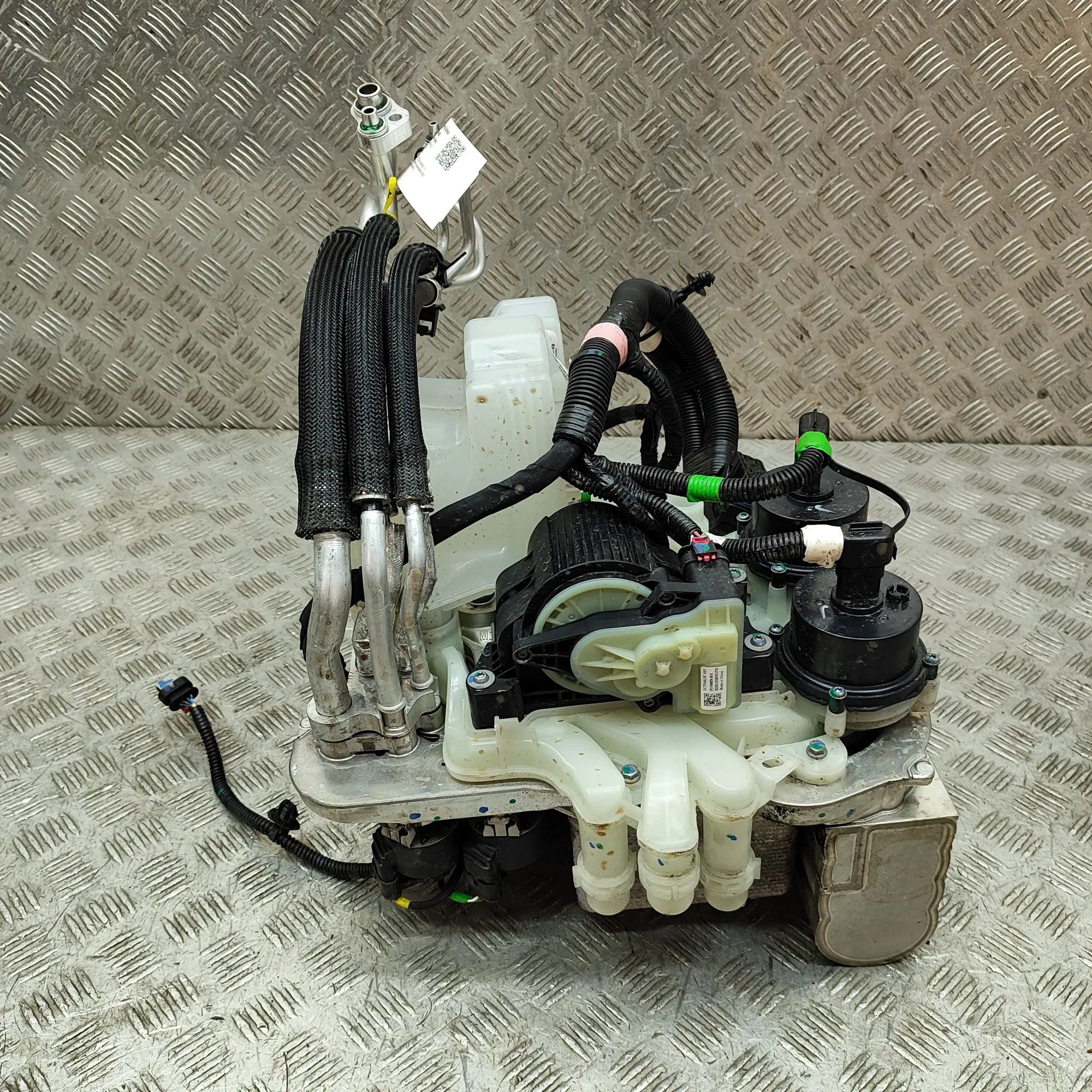 Tesla Model Y Other Control Units 1523007-00-F, 1549902-00-C, 1547595-A2-F Other ...