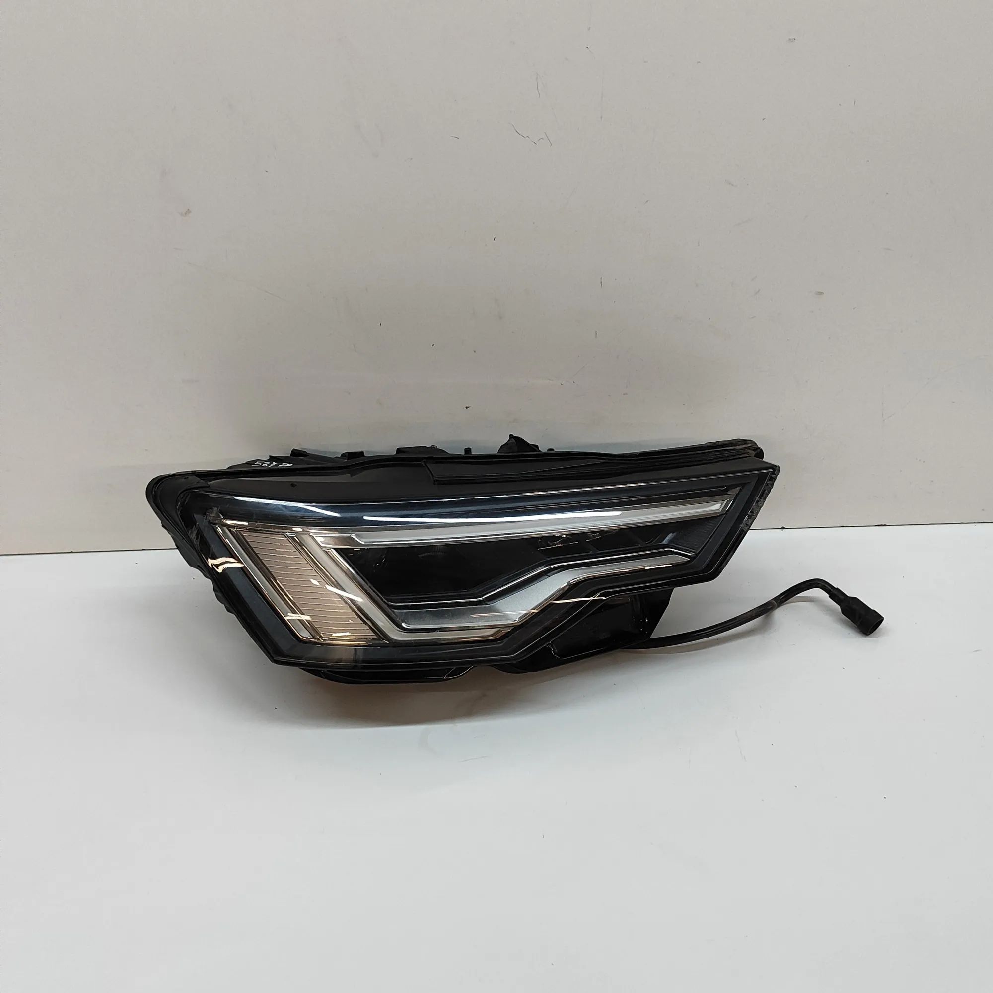 Audi A6 (C8) Front Right Headlight 4K0941040F Front Right Headlight AUDI A6 (C8 Av...