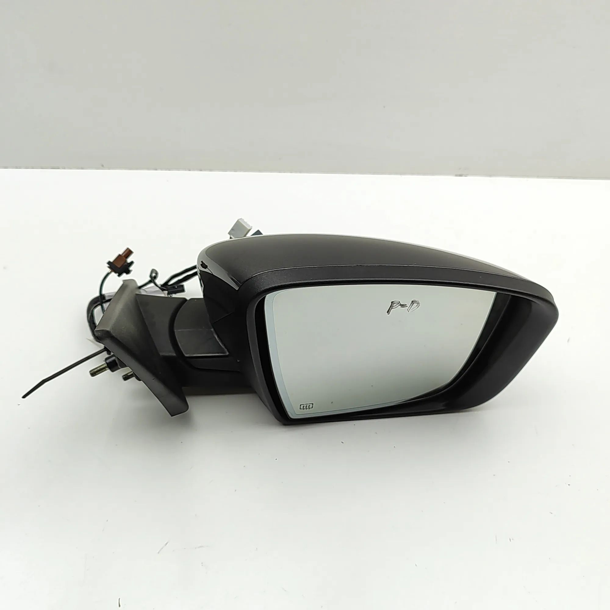 Maserati Levante Right Side Wing Mirror 670063014 Right Side Wing Mirror MASERATI LEVAN...