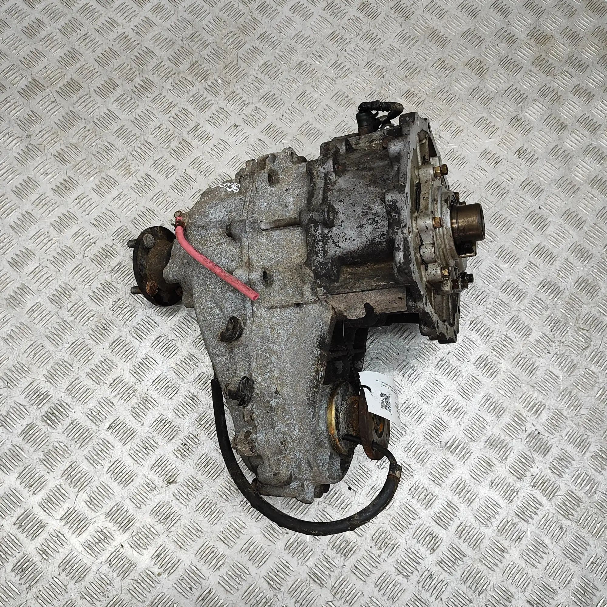 Nissan Patrol (Y60) Transfer box 33100-01J50 Transfer Box NISSAN PATROL (III/2 H...