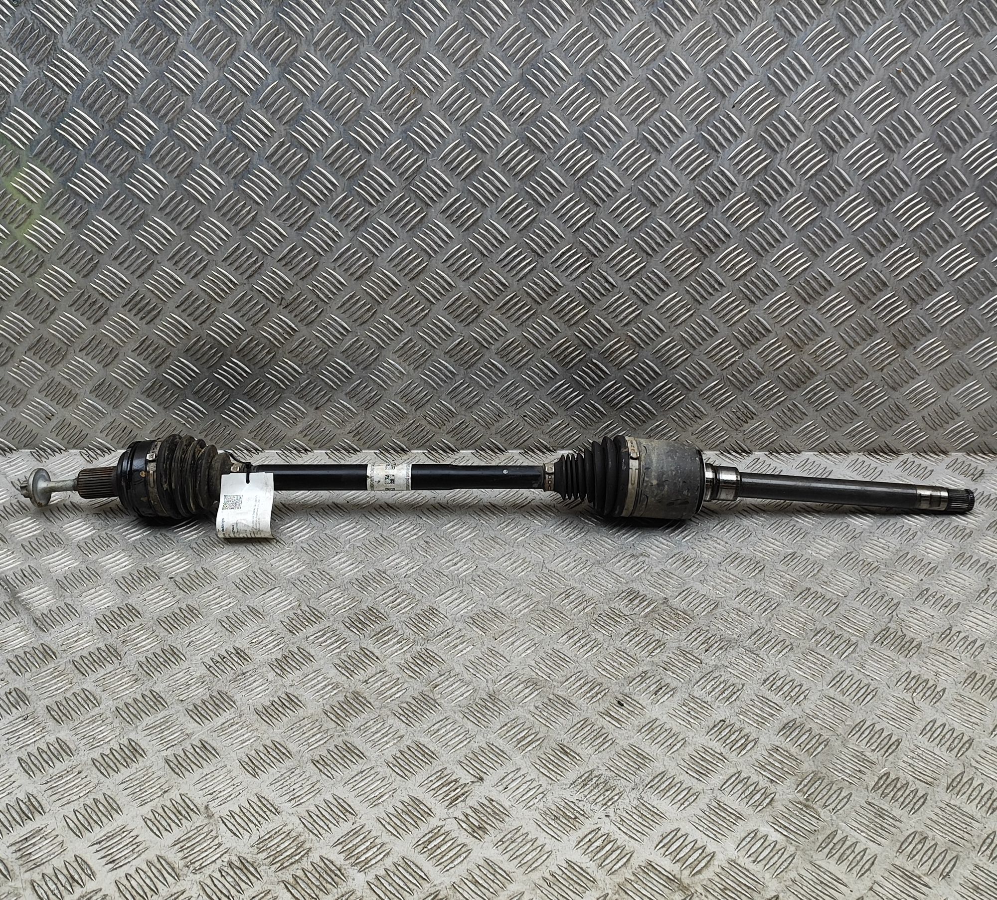 Mercedes-Benz GLE (W167) Front Right Driveshaft A1673308601 Front Right Driveshaft MERCEDES-BEN...