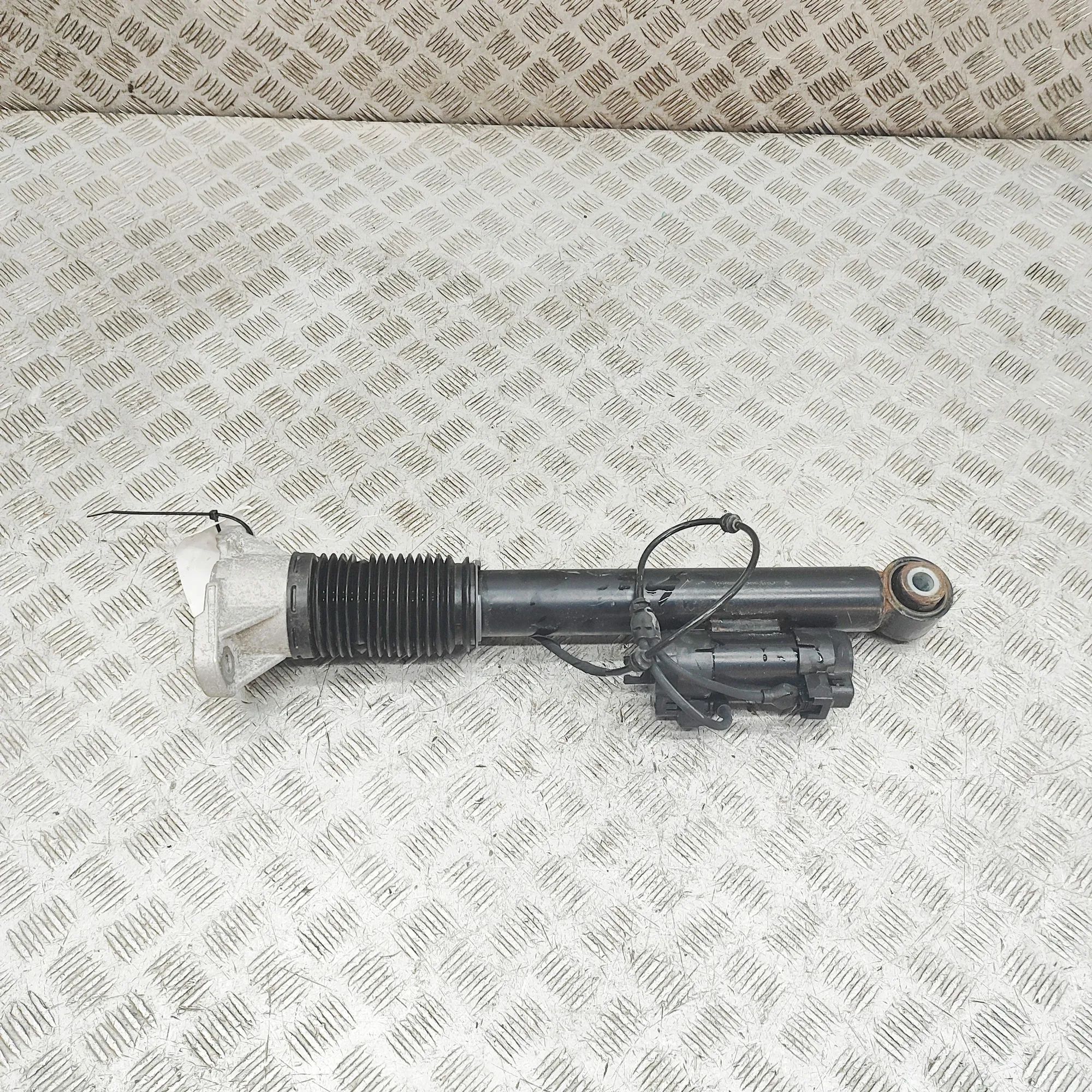 Mercedes-Benz GLE (W167) Rear Left Shock Absorber A1673202301 Rear Left Shock Absorber MERCEDES-B...