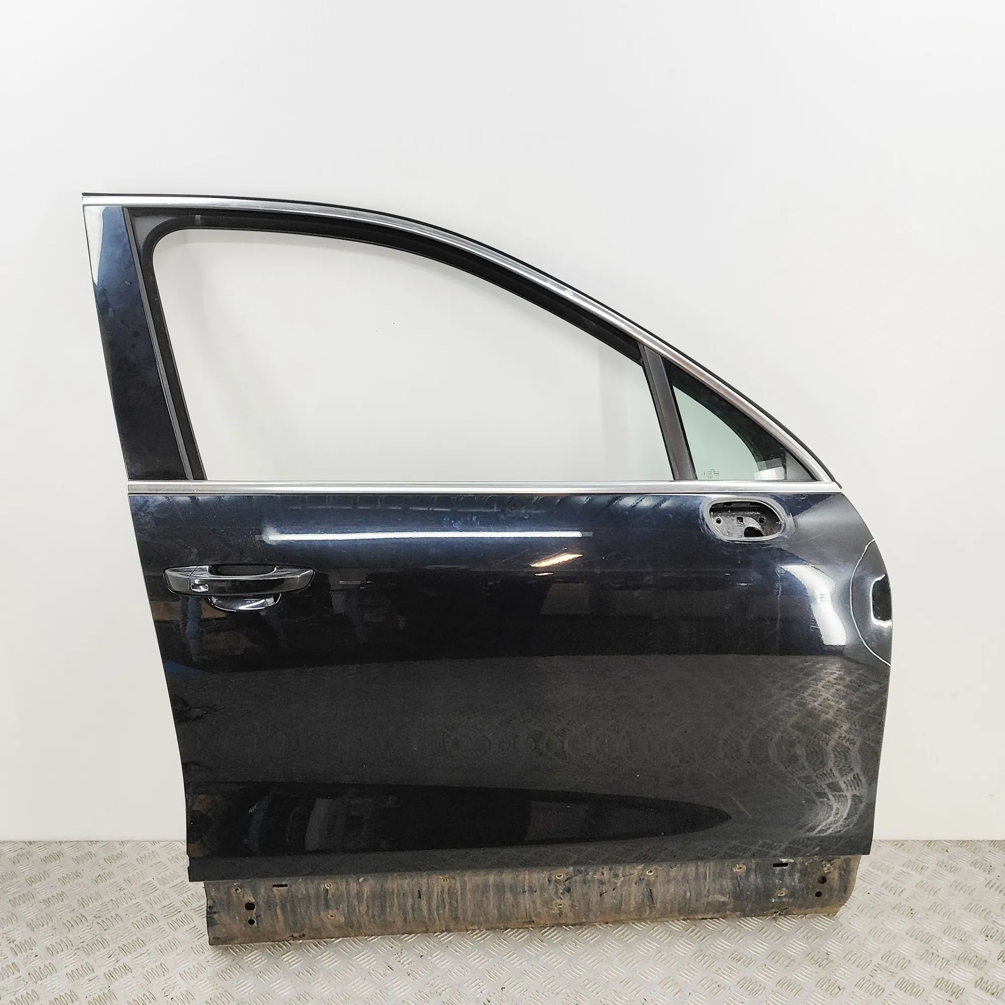 Volkswagen Touareg Front Right Door 7P0831312B Front Right Door VW TOUAREG (7P5) (2...