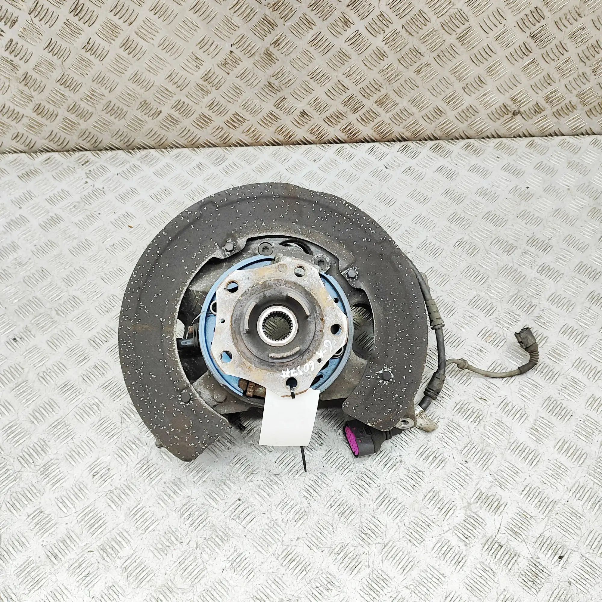 Porsche 911 (991) Rear Left Wheel Hub Spindle 99133111112 Rear Left Wheel Hub Spindle PORSCHE...