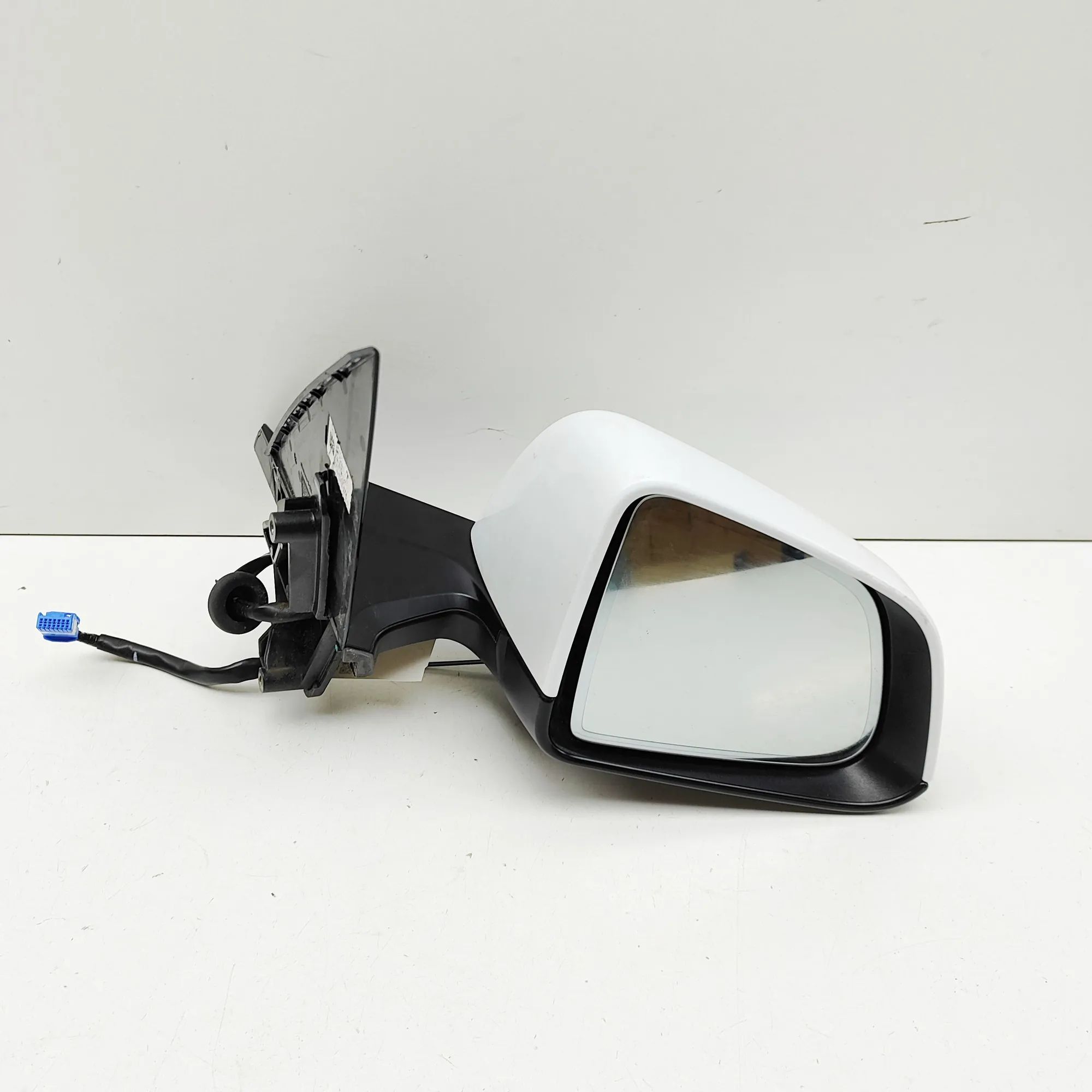 Tesla Model Y Right Side Wing Mirror 1609791-00-D Right Side Wing Mirror TESLA MODEL...