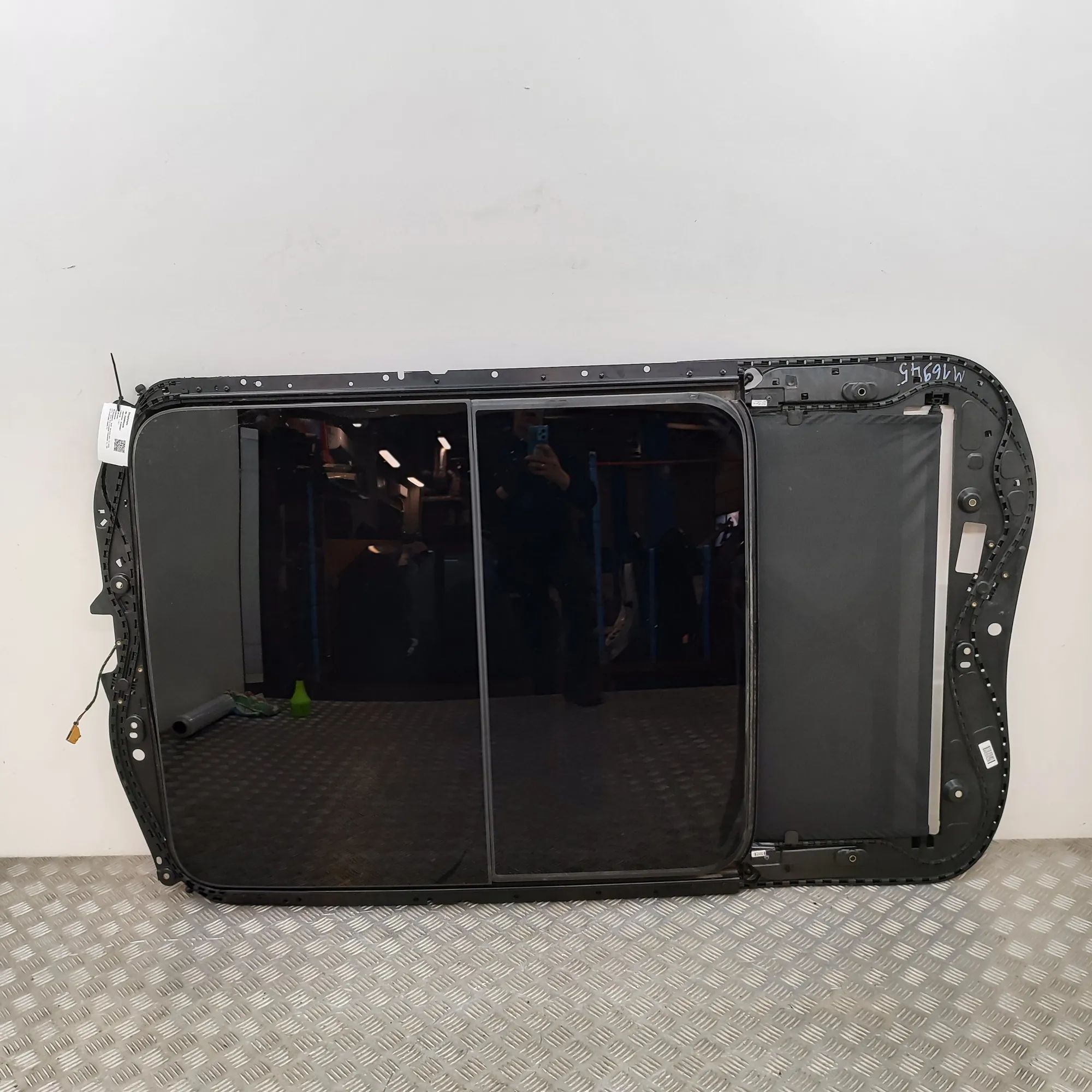 Audi A6 (C7) Sunroof 4G9877041A Sunroof AUDI A6 (Avant 4G5, C7, 4GD)...