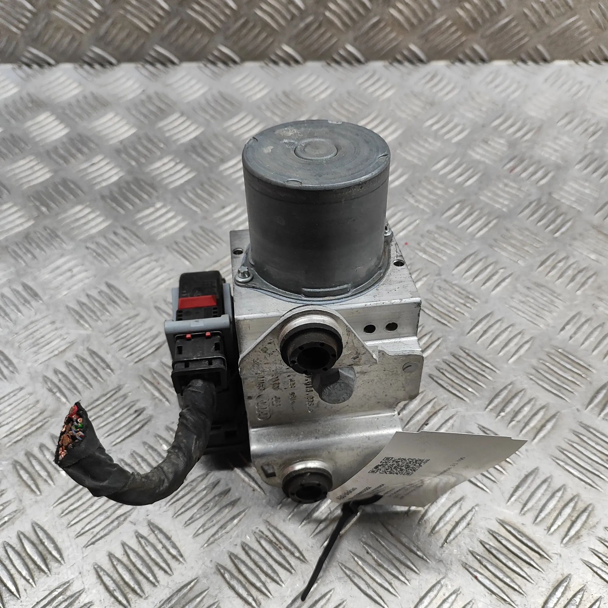 Audi Q7 (4M) ABS hydraulic pump 4M0907379P, 4M0614235D, 4M0614517T ABS Pump AUD...