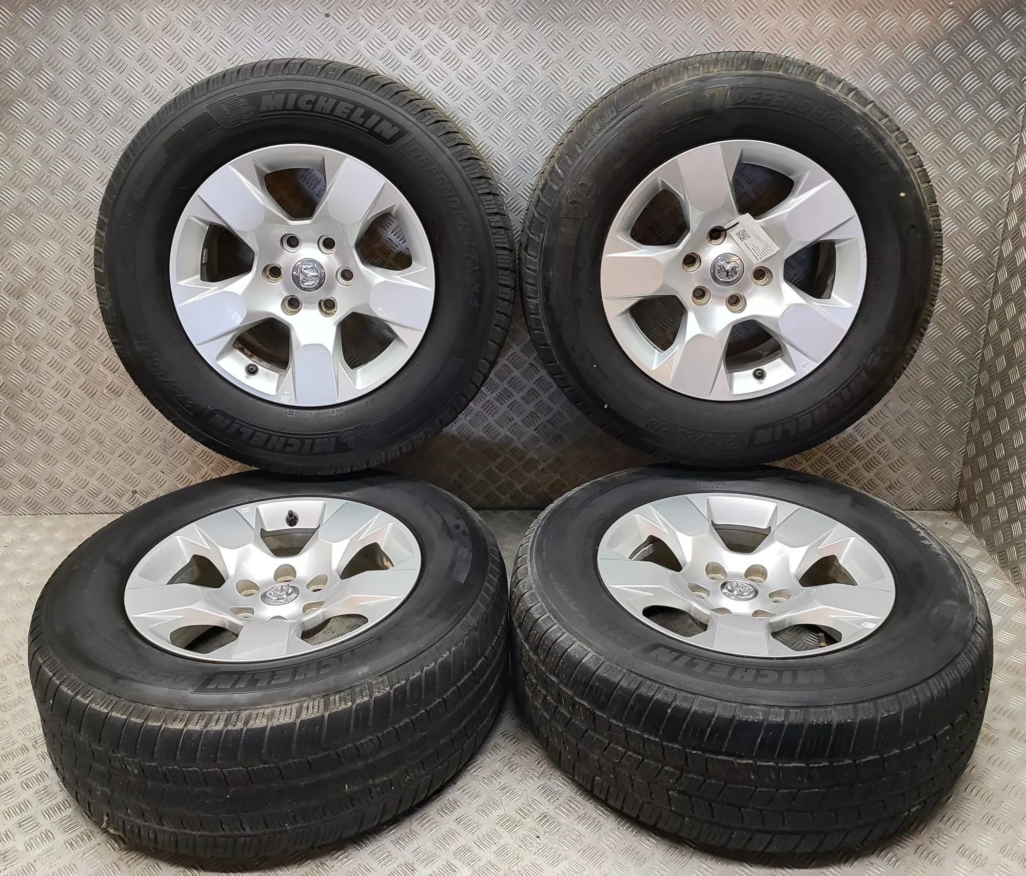Dodge Ram Alloy Wheel Set 5YD45TRMAA Alloy Wheel Set DODGE RAM (1500 Pick...
