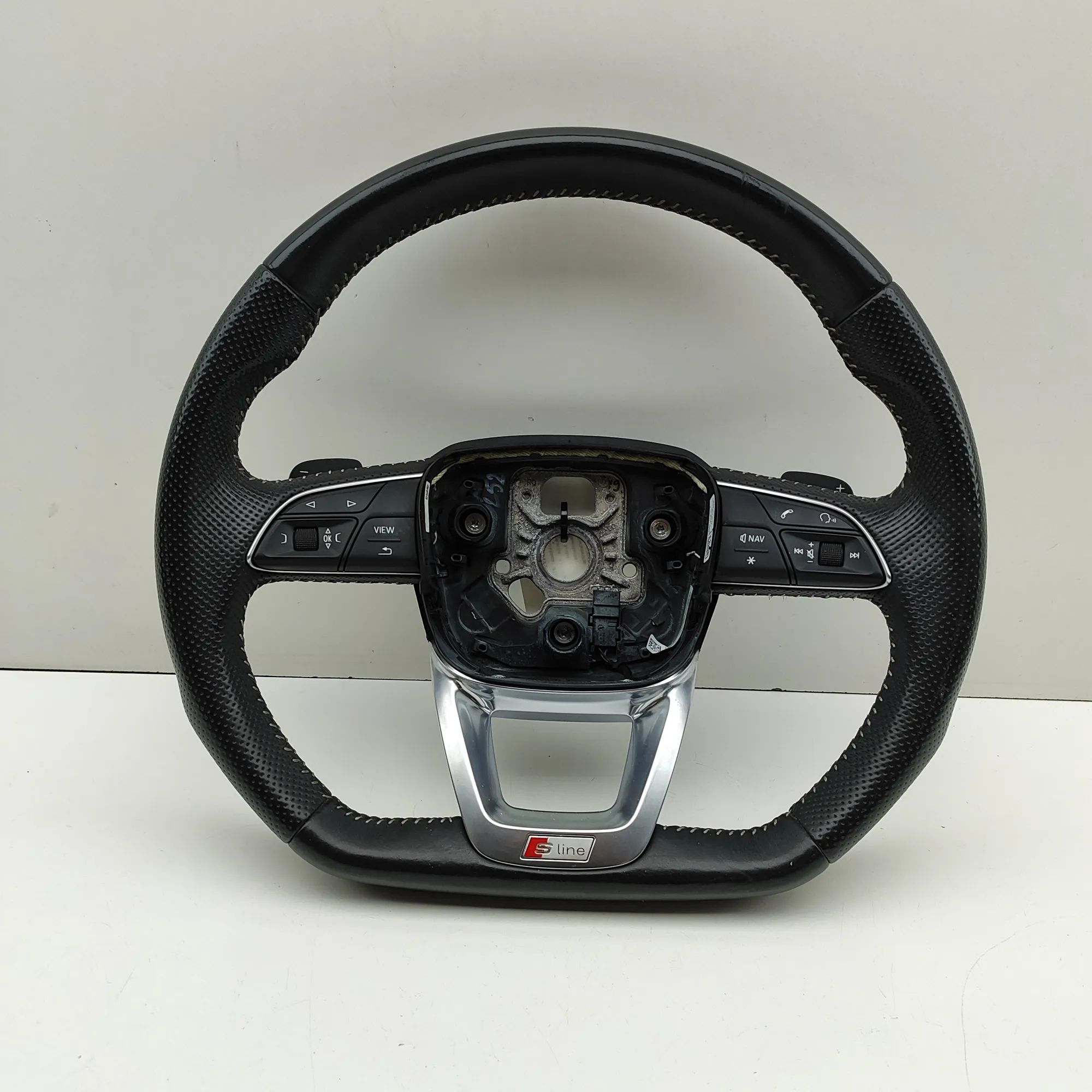 Audi Q5 (8R) steering wheel 4M0419091T, 565425696, 4M0419689 Steering Wheel...