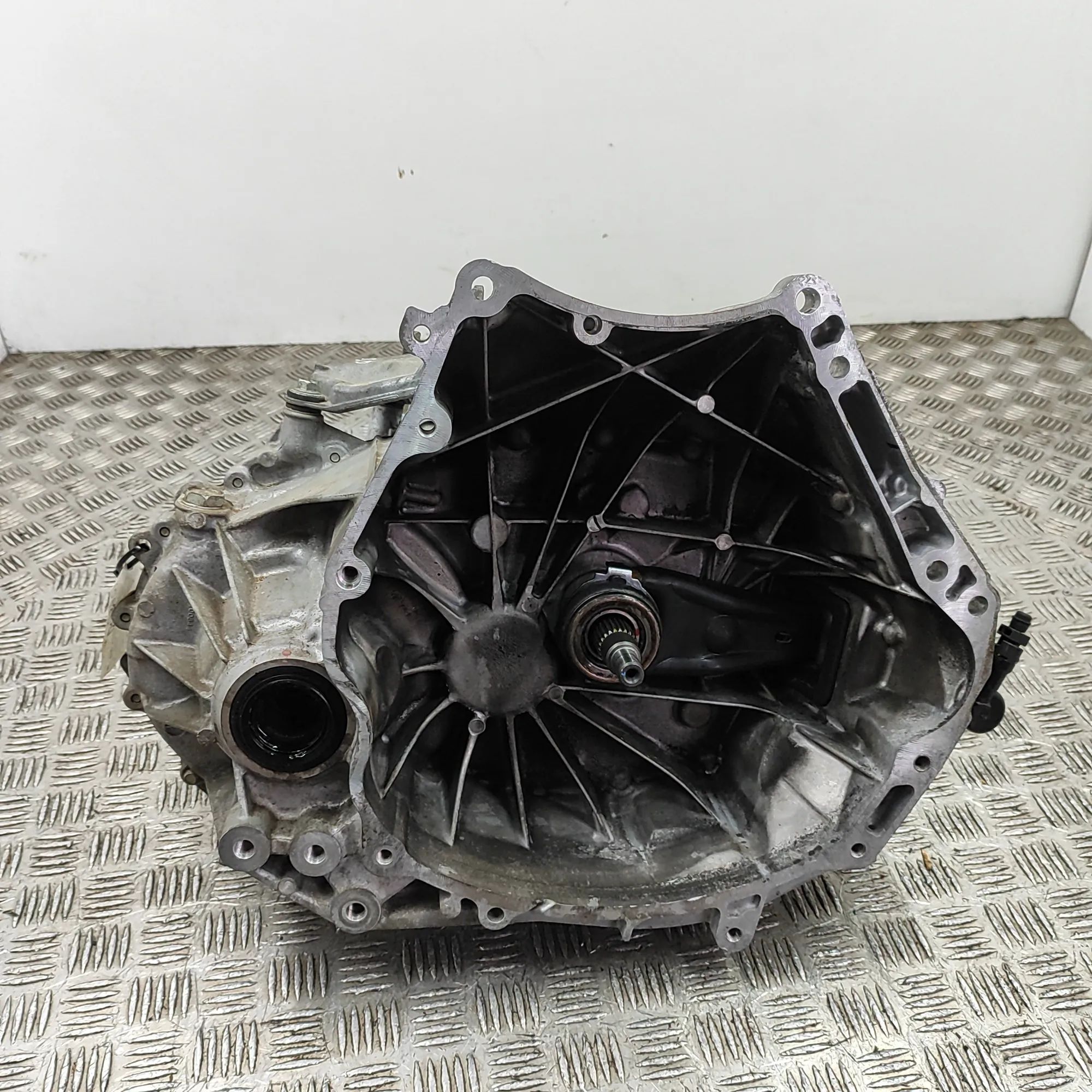 Mazda CX-5 (KF) Gearbox CC76-03-000 Gearbox MAZDA CX-5 (KF) (2016-...)
...
