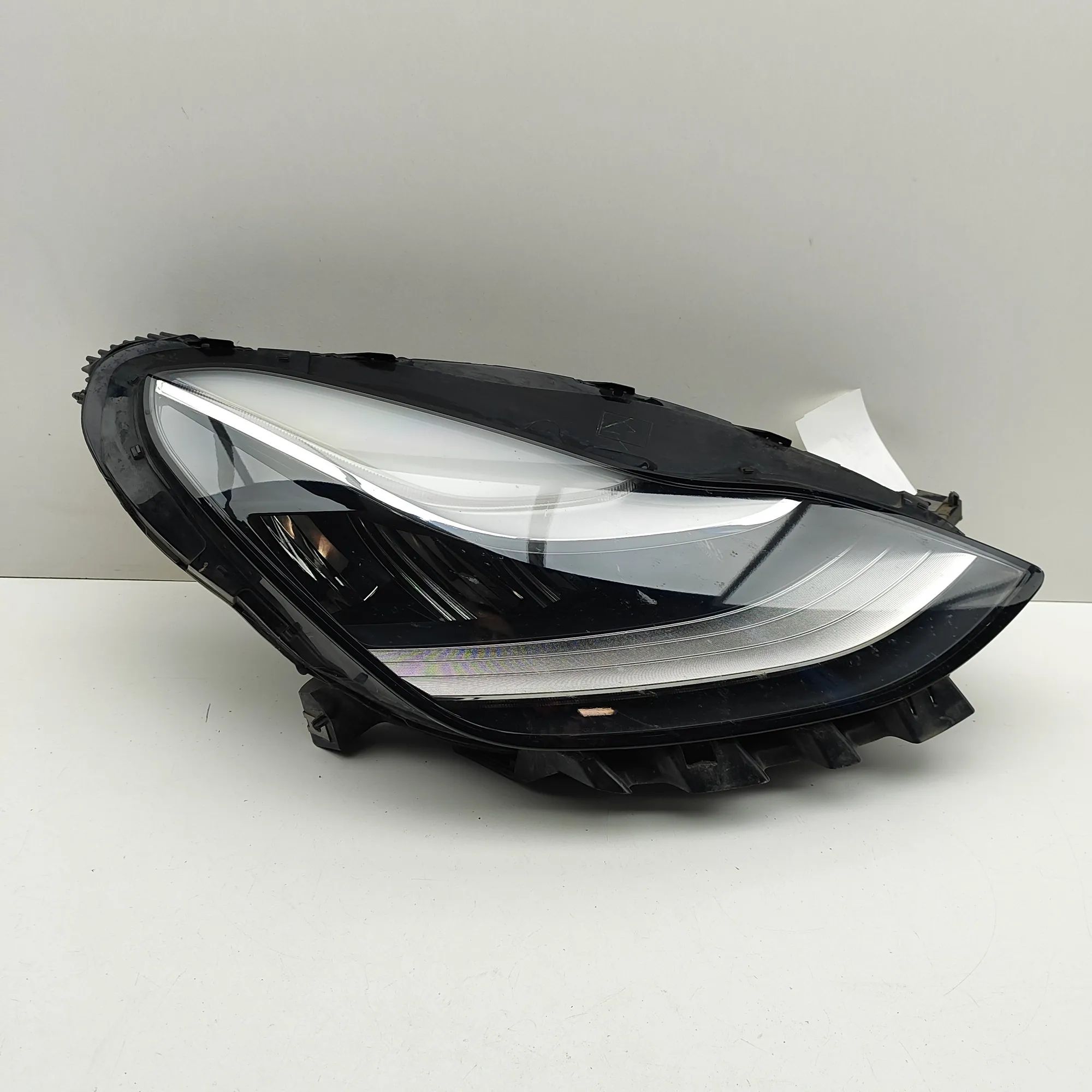 Tesla Model 3 Front Right Headlight 1077380-00-B Front Right Headlight TESLA MODEL ...