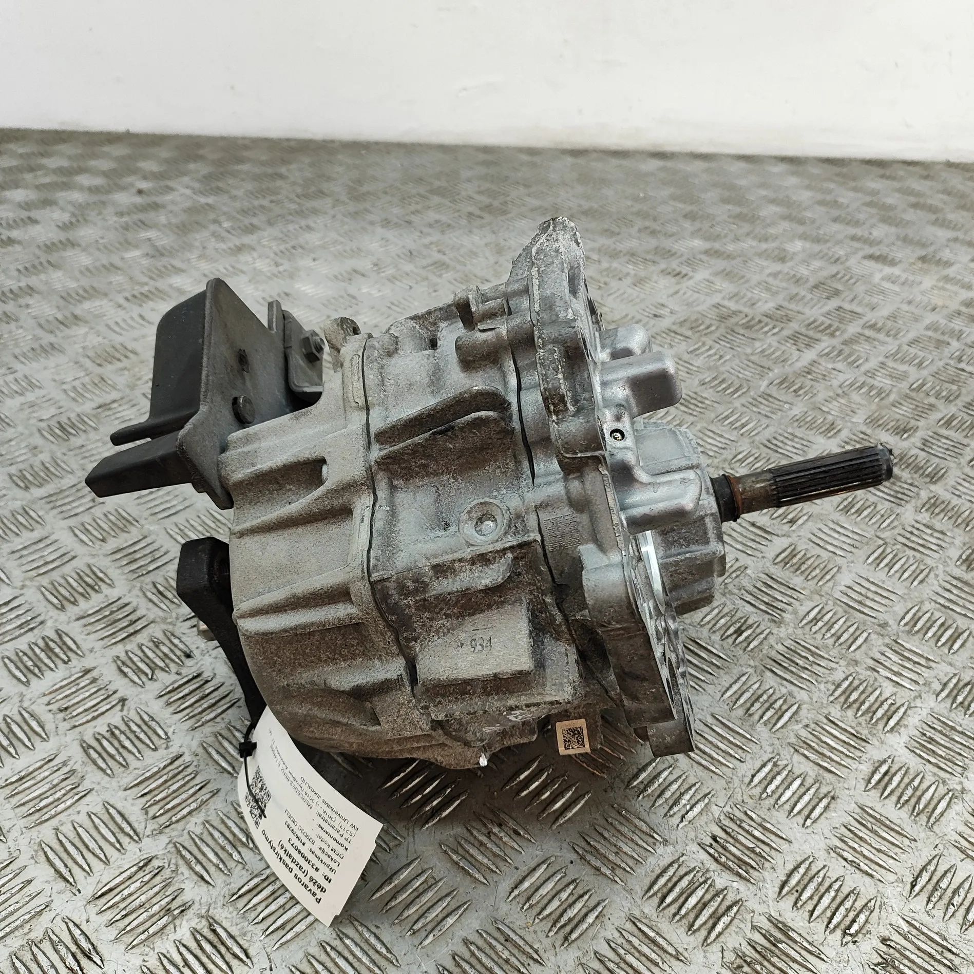 Mercedes-Benz A (W176) Vahekast / nurkreduktor A7252802400 Transfer Box MERCEDES-BENZ E-CLASS ...